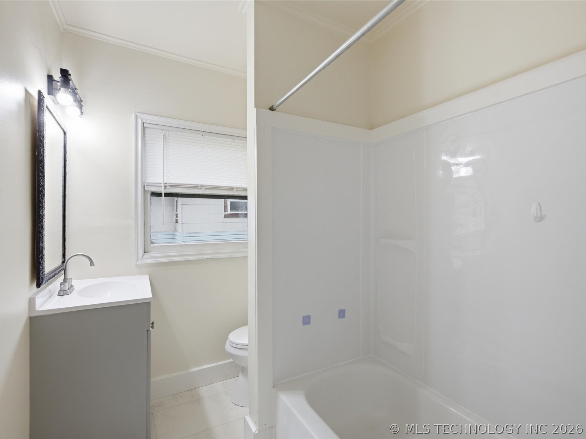 545 E Young Street Property Photo 16
