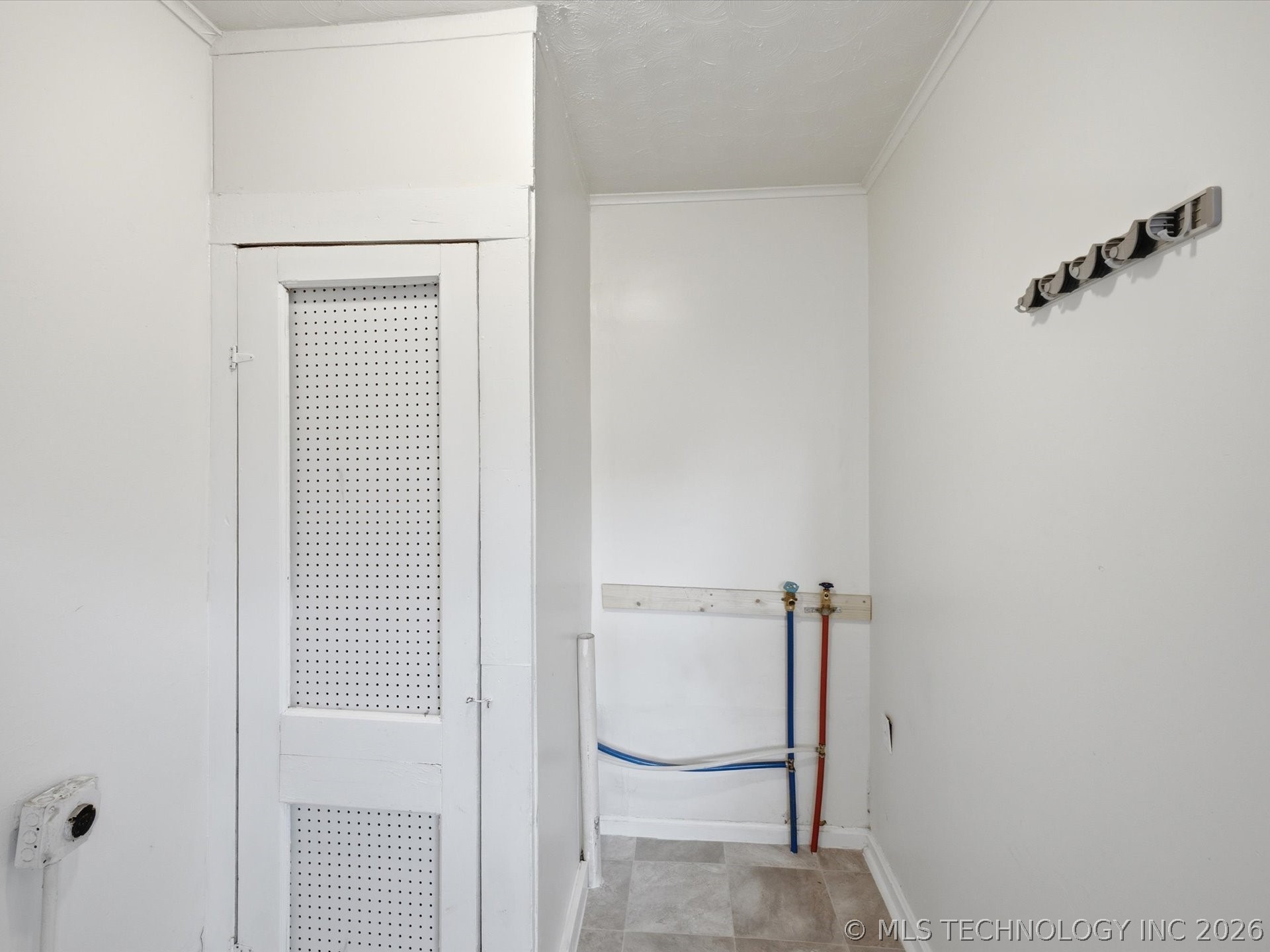 545 E Young Street Property Photo 20