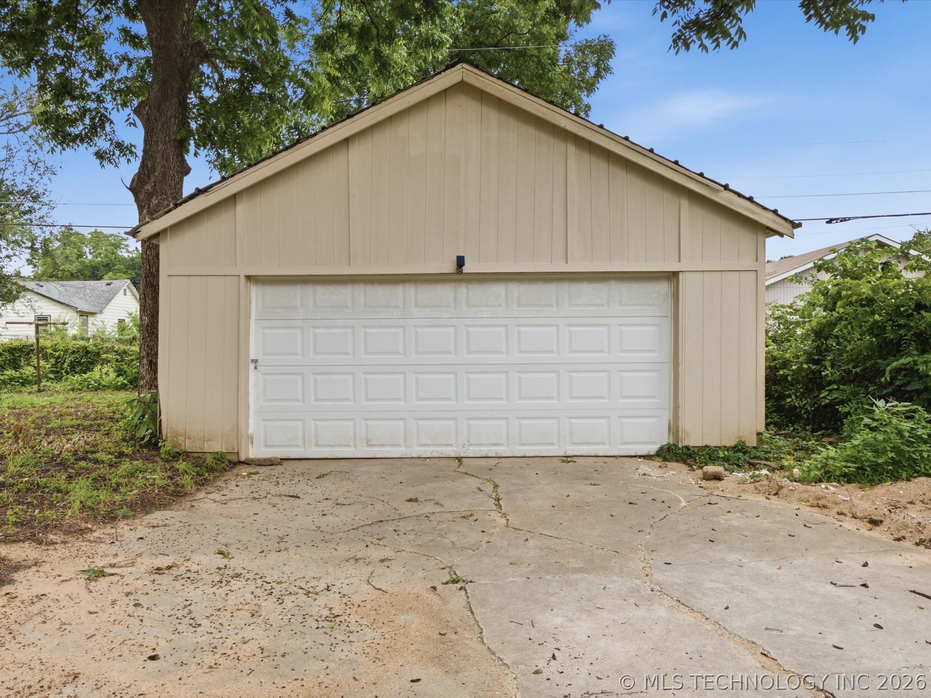 545 E Young Street Property Photo 23