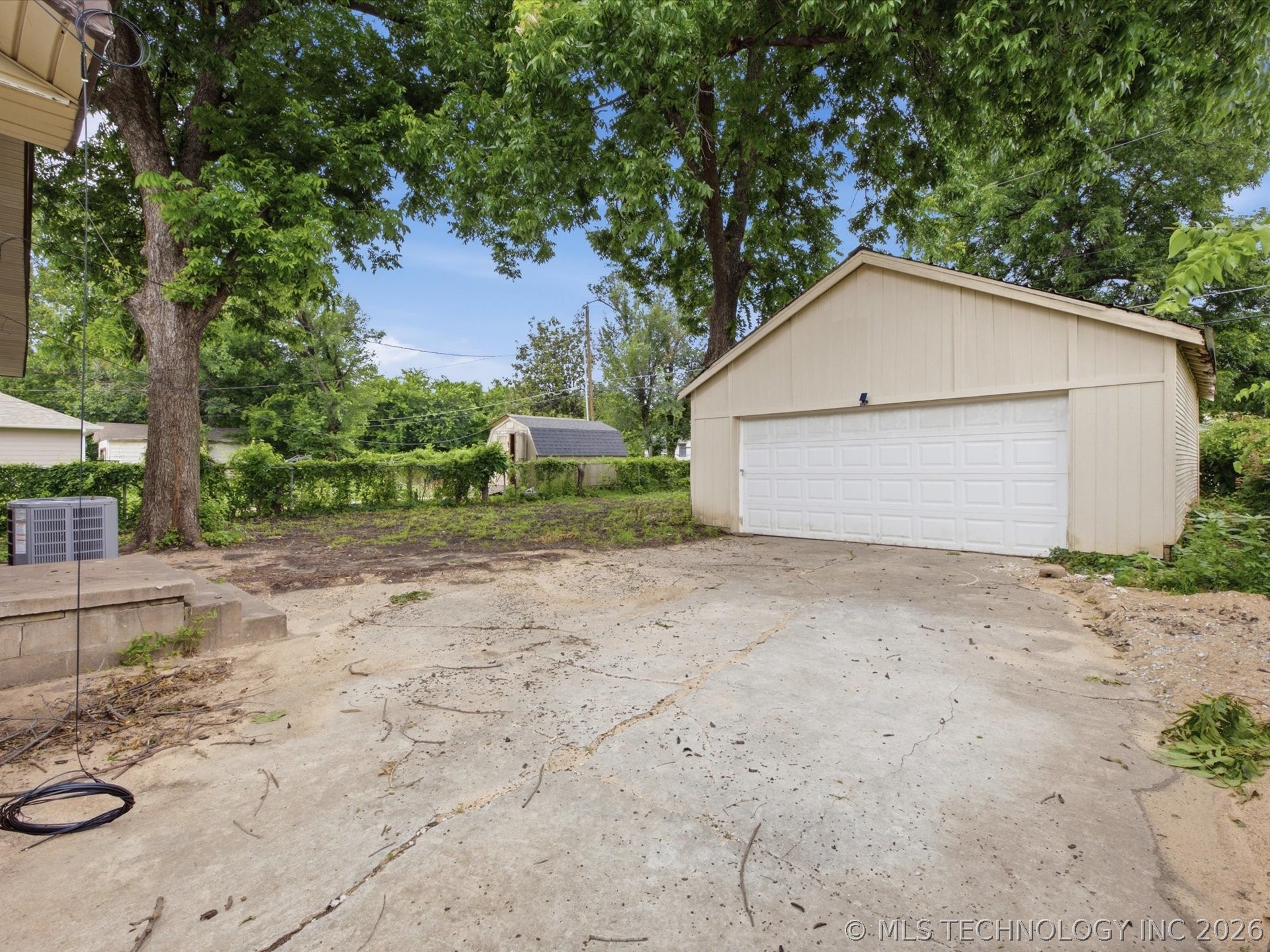 545 E Young Street Property Photo 24