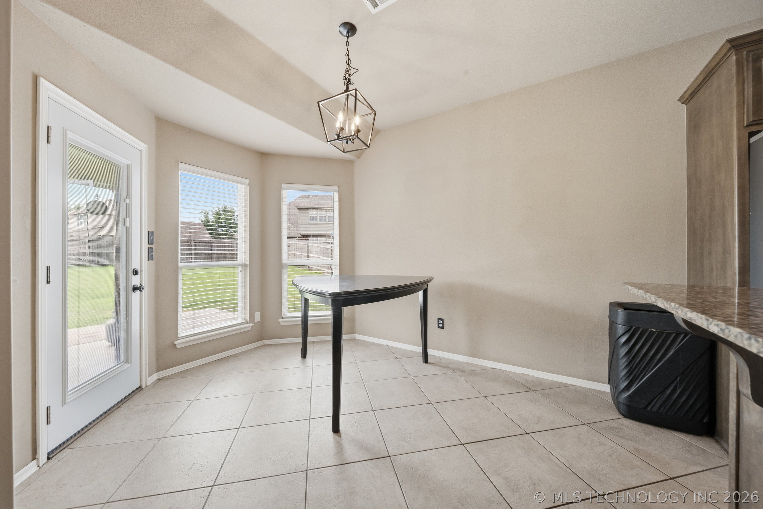 10104 N 142nd Avenue E Property Photo 19