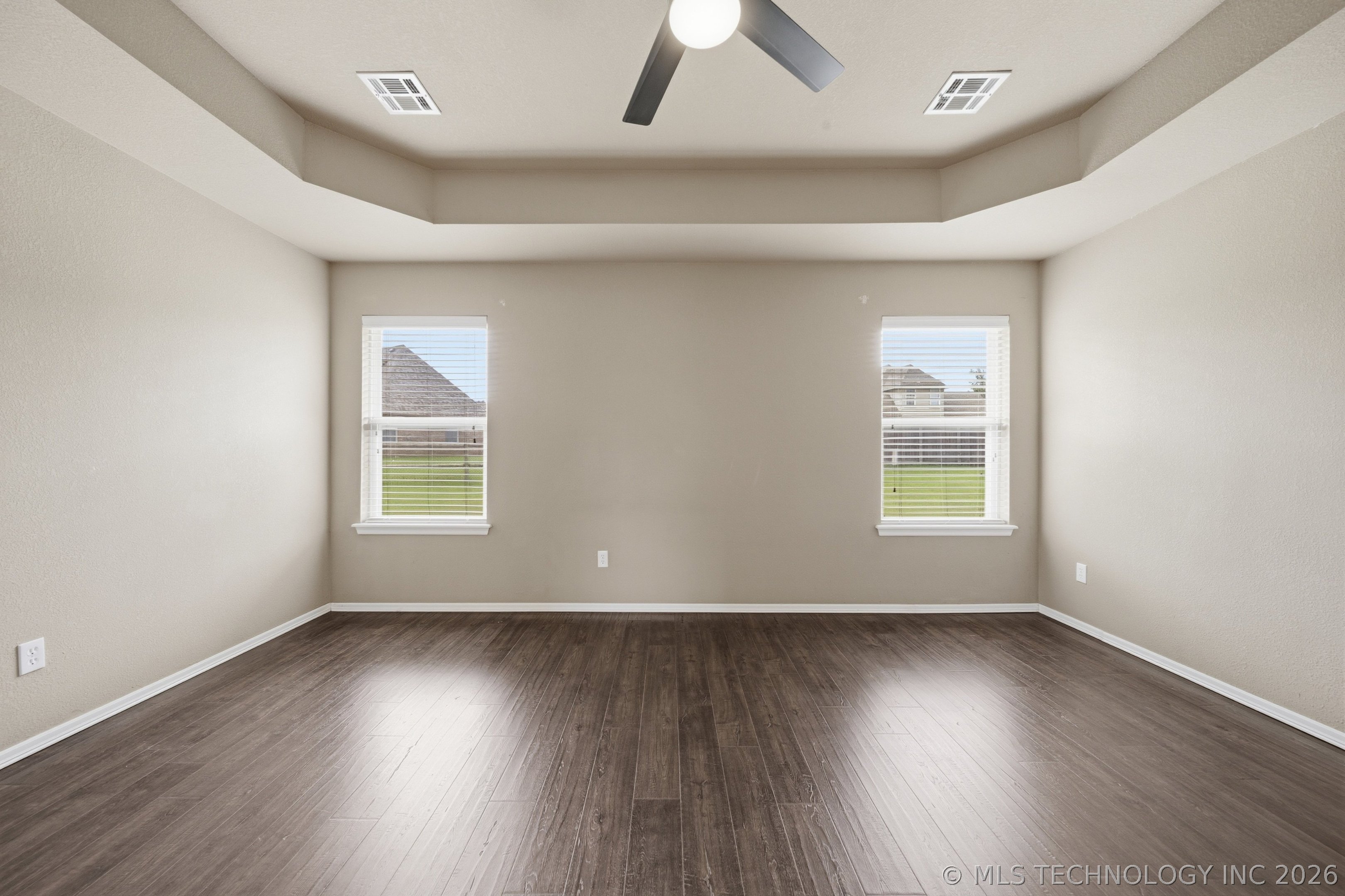 10104 N 142nd Avenue E Property Photo 23