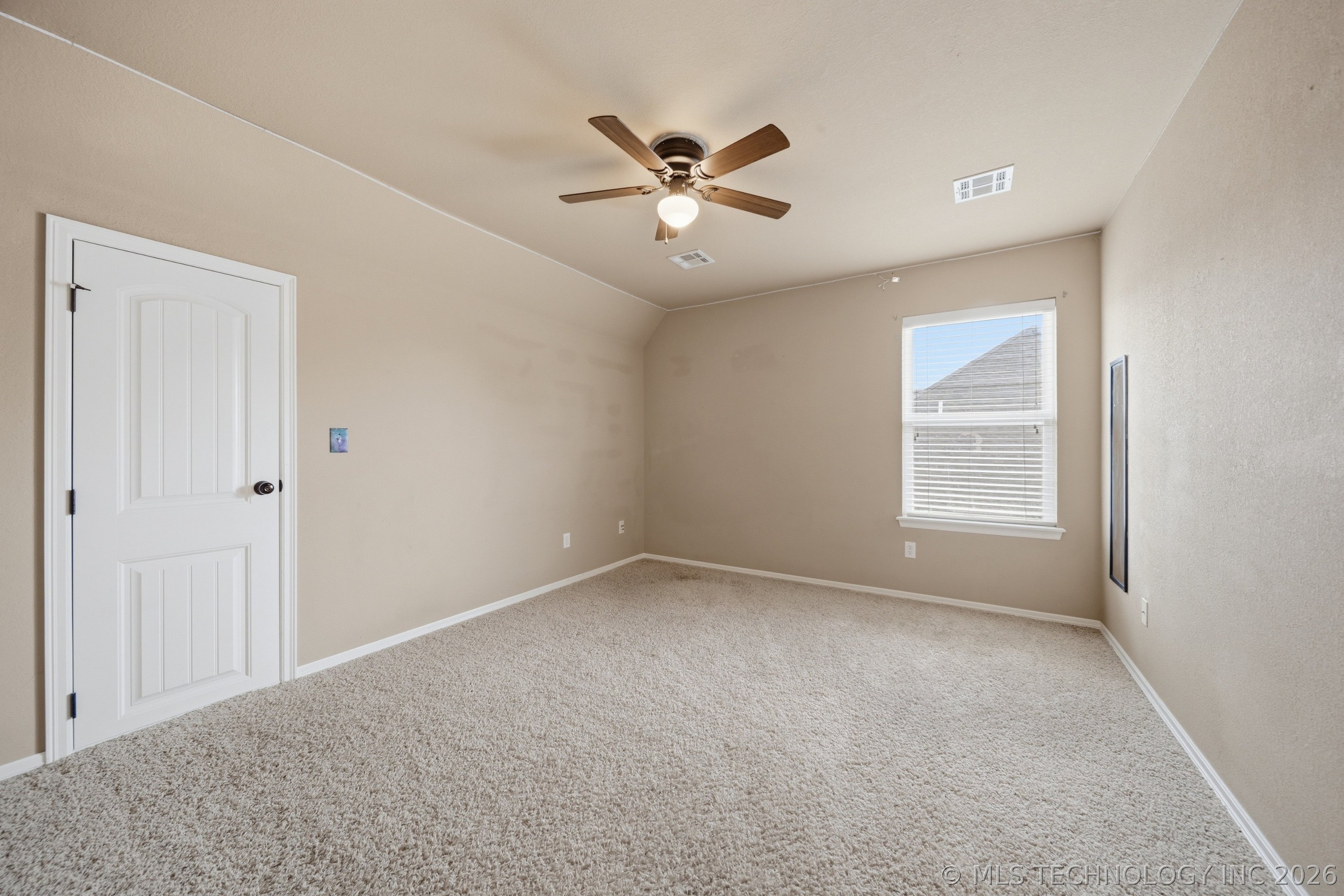 10104 N 142nd Avenue E Property Photo 35