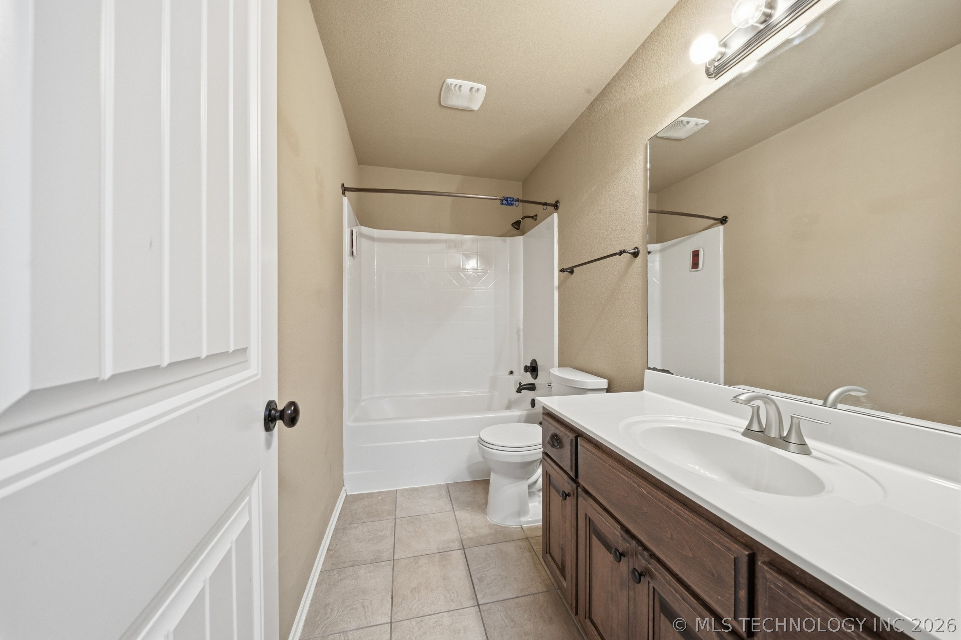 10104 N 142nd Avenue E Property Photo 37