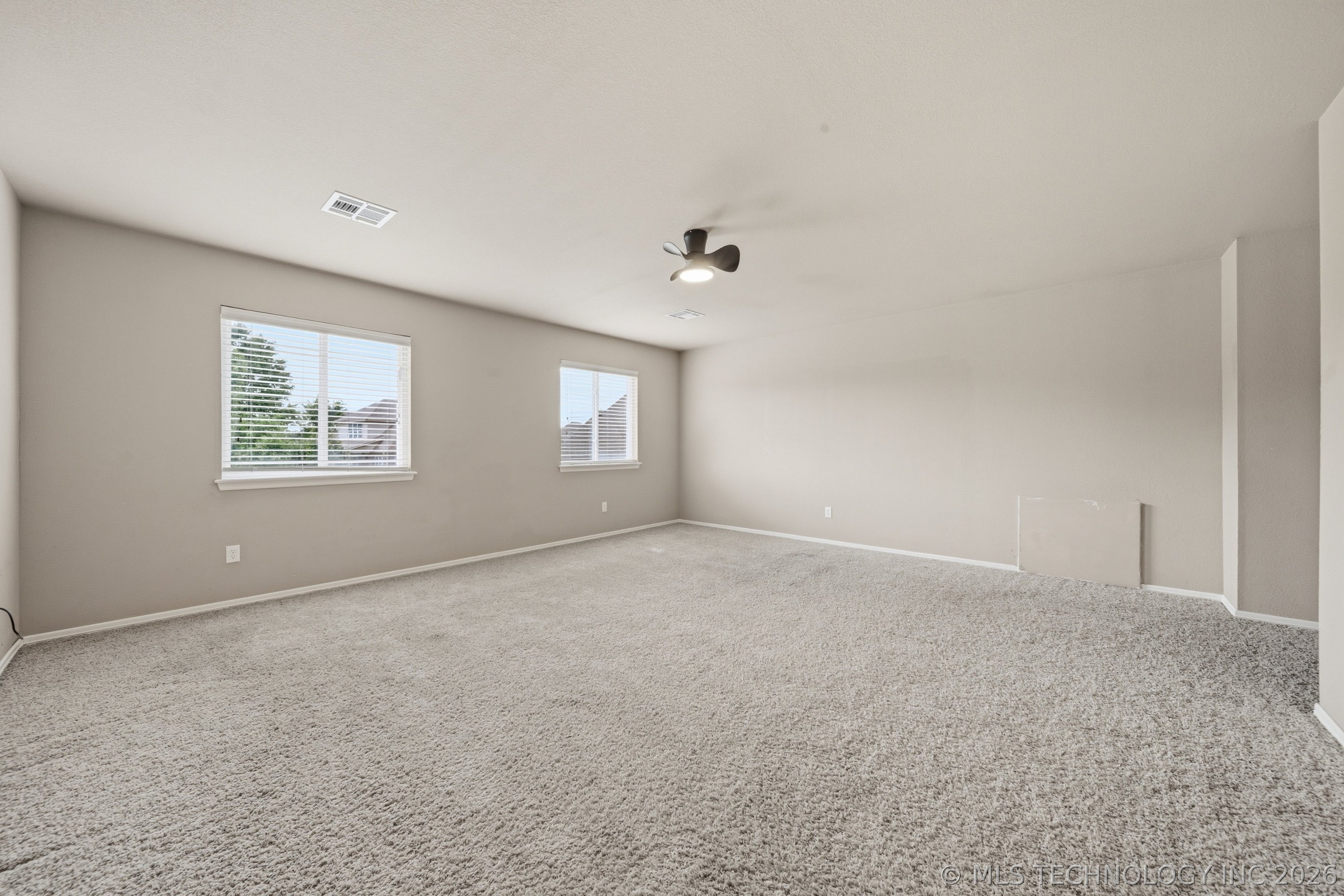10104 N 142nd Avenue E Property Photo 40