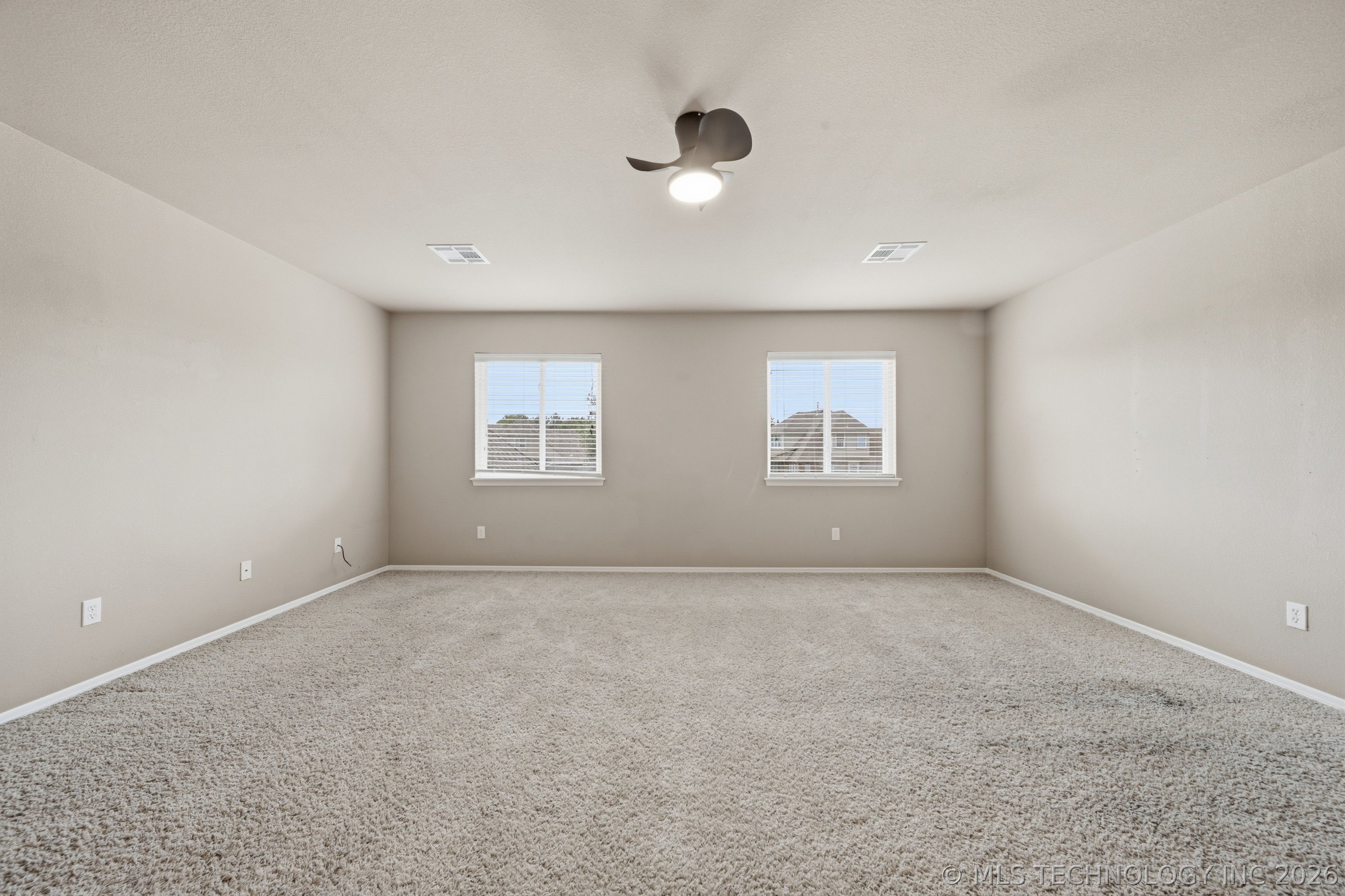 10104 N 142nd Avenue E Property Photo 42
