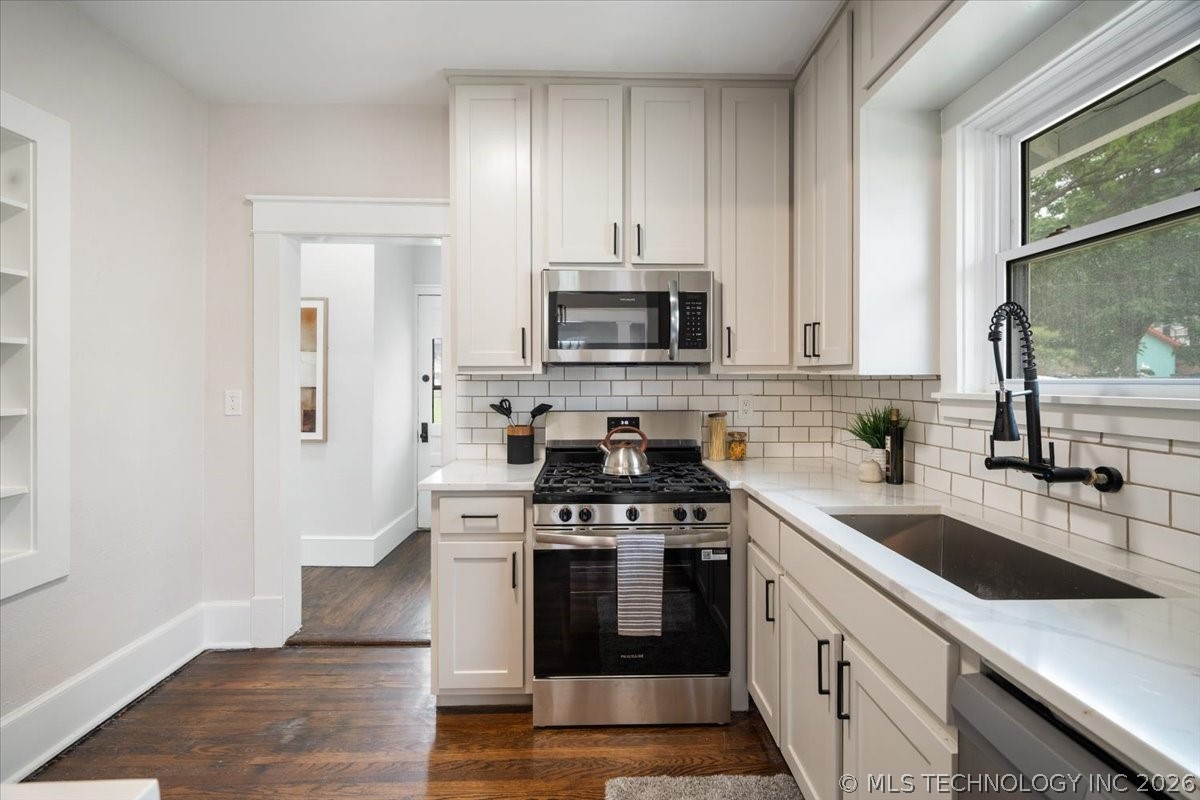 308 N Tacoma Avenue Property Photo 12