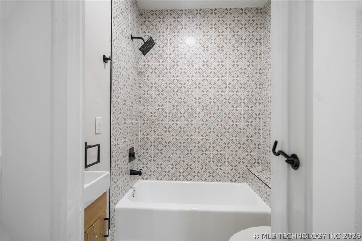 308 N Tacoma Avenue Property Photo 21