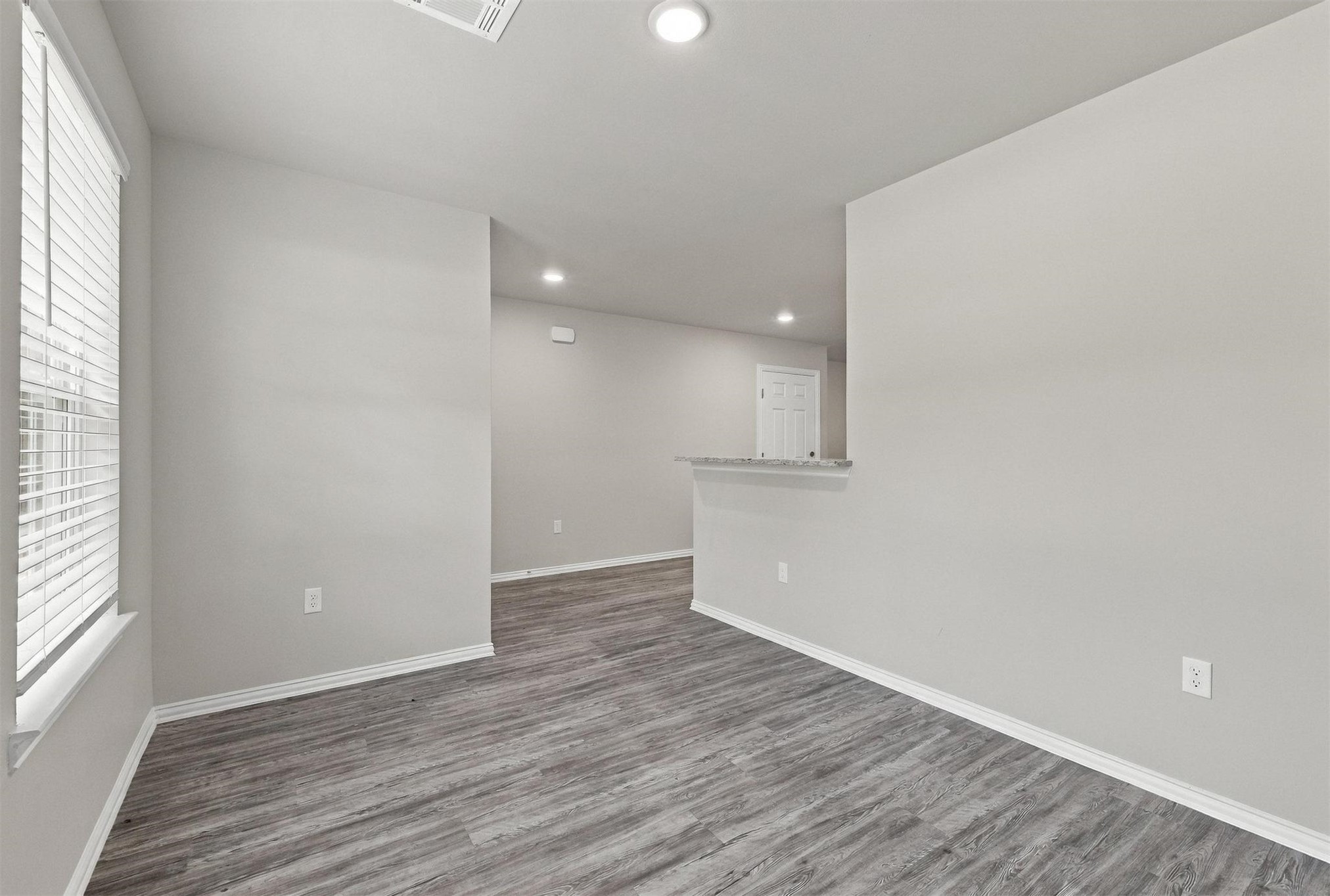 420 W Curtis Avenue Property Photo 5