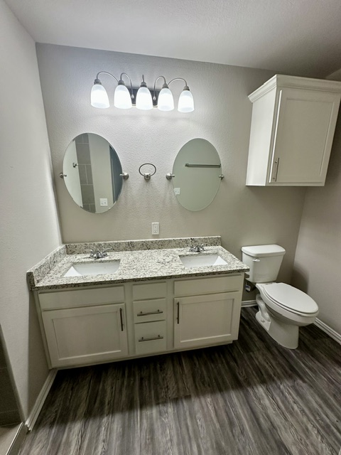 420 W Curtis Avenue Property Photo 7