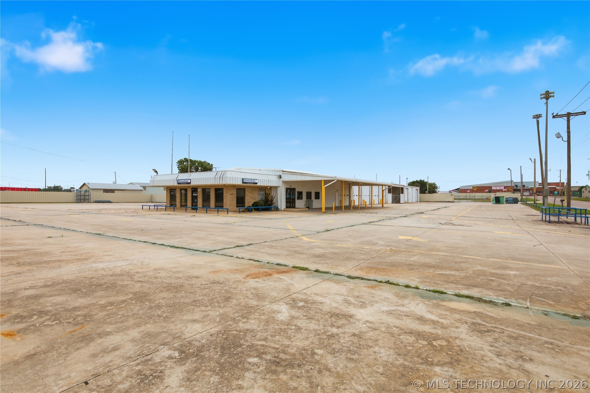 1300 N Broadway Property Photo 2