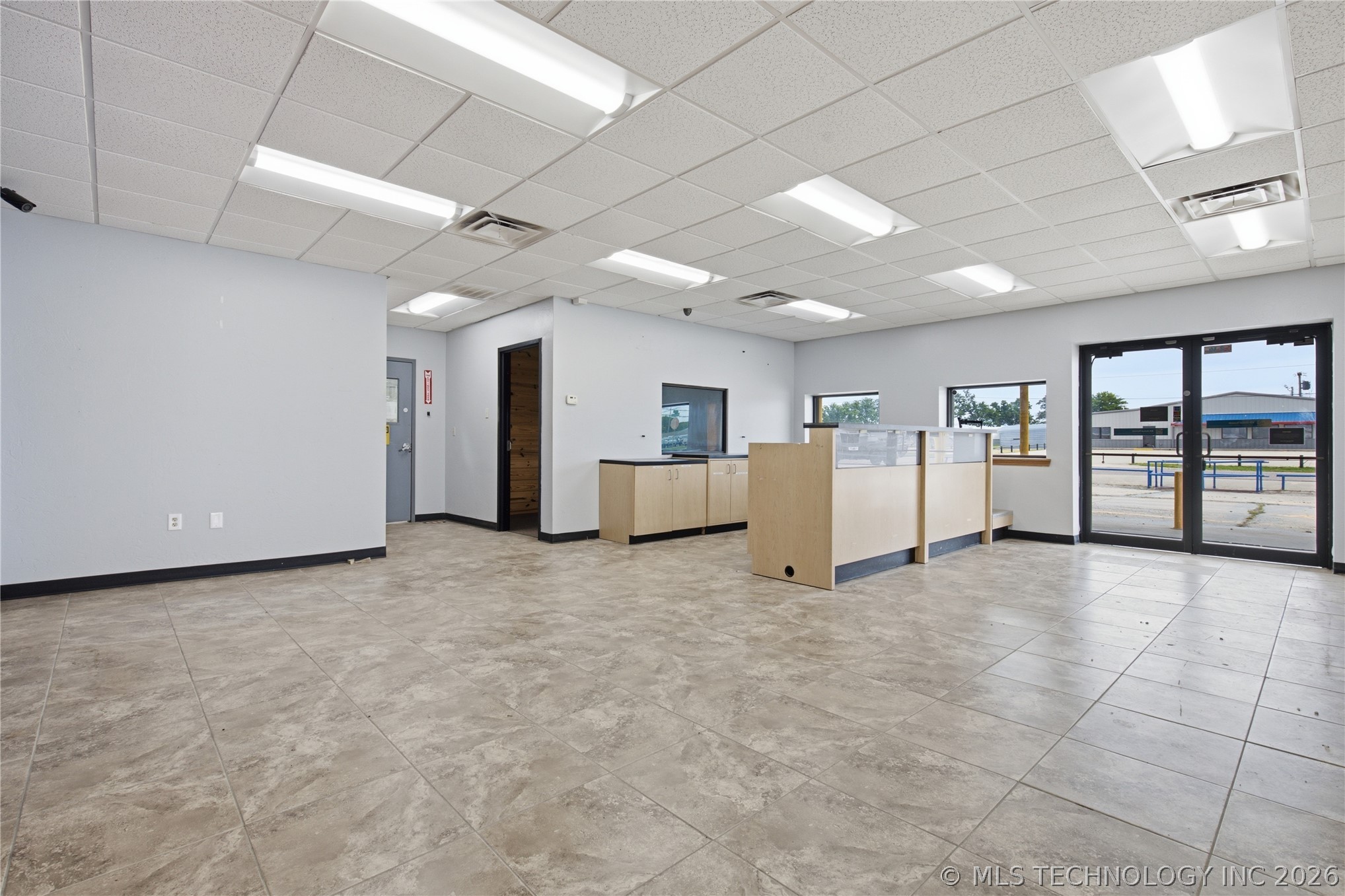 1300 N Broadway Property Photo 3