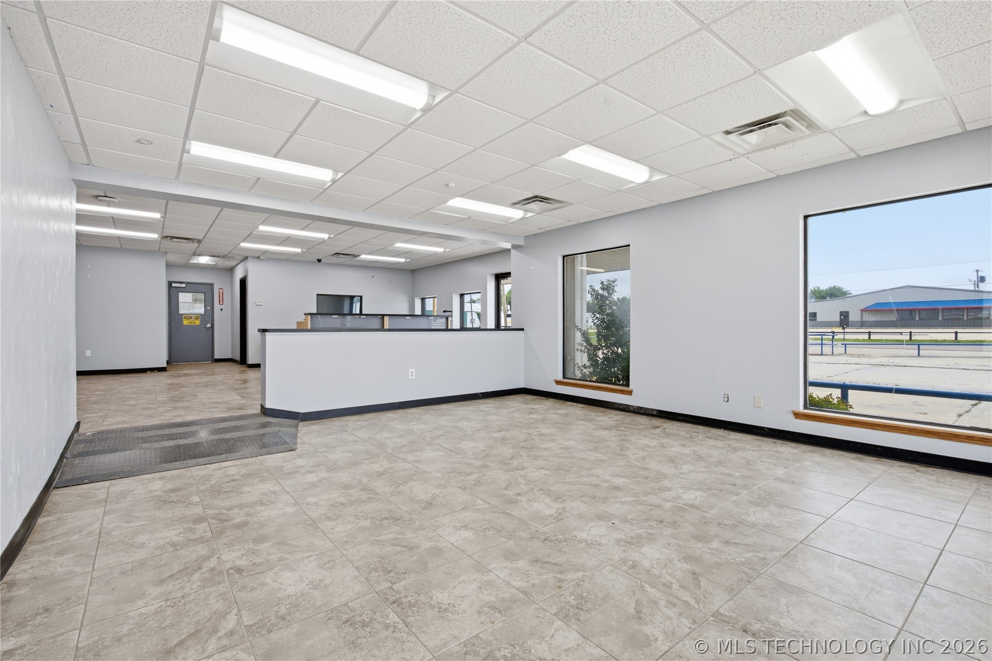 1300 N Broadway Property Photo 4