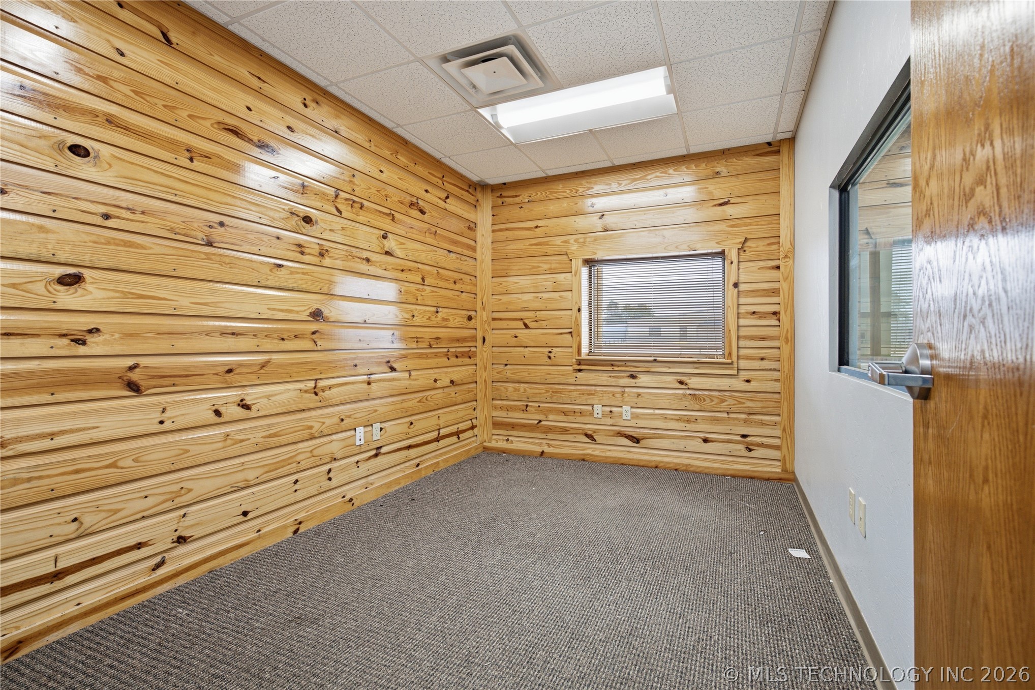 1300 N Broadway Property Photo 8