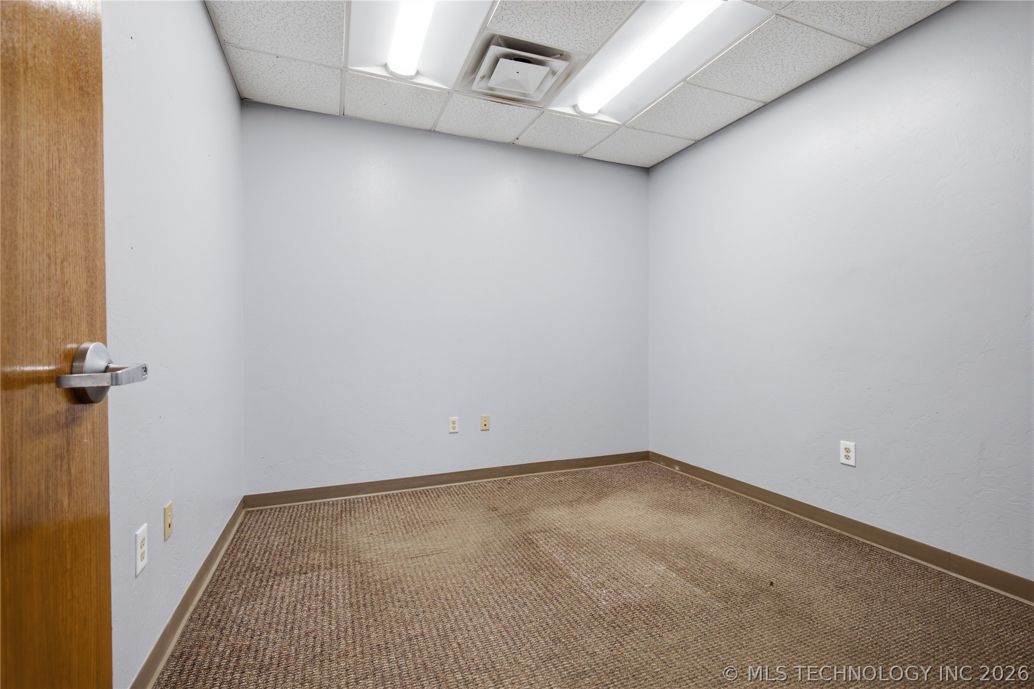 1300 N Broadway Property Photo 9