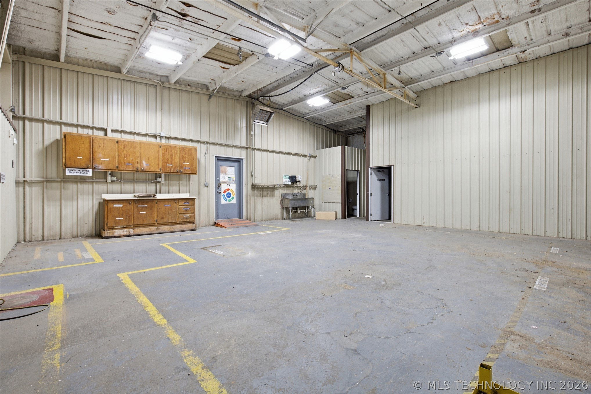 1300 N Broadway Property Photo 12