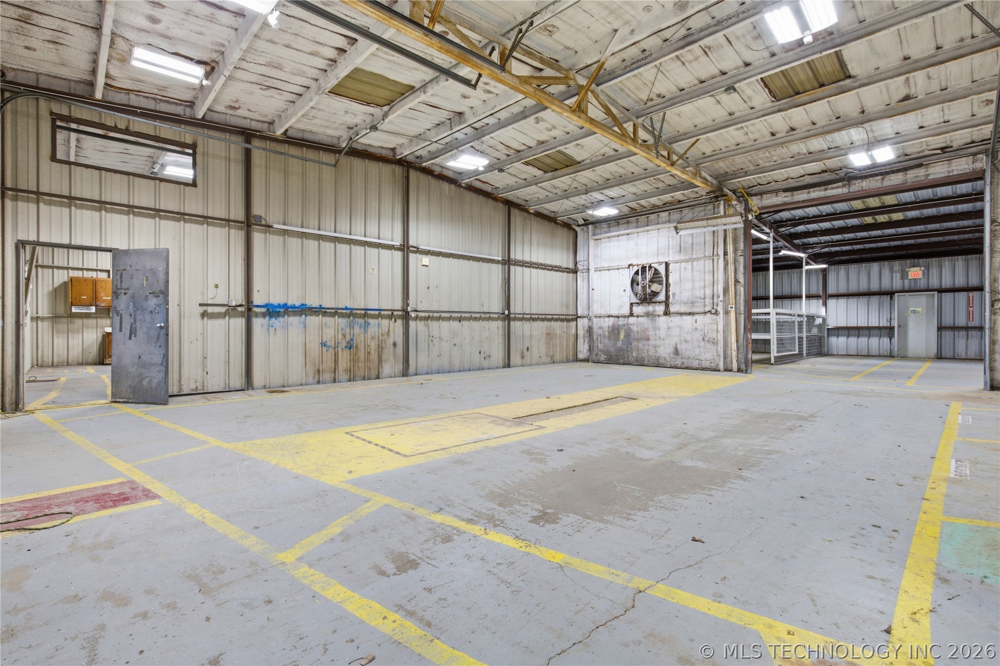 1300 N Broadway Property Photo 13