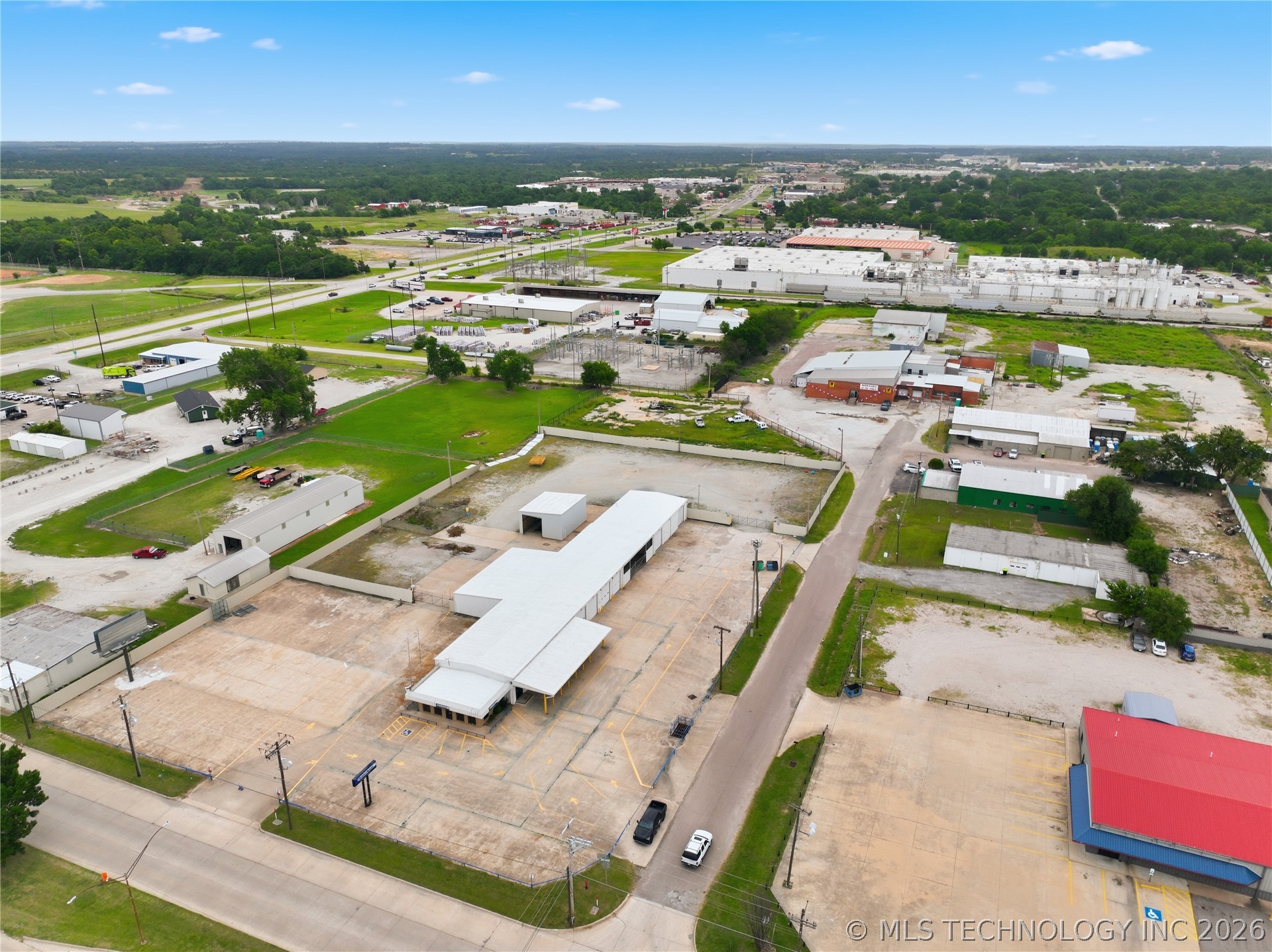 1300 N Broadway Property Photo 22