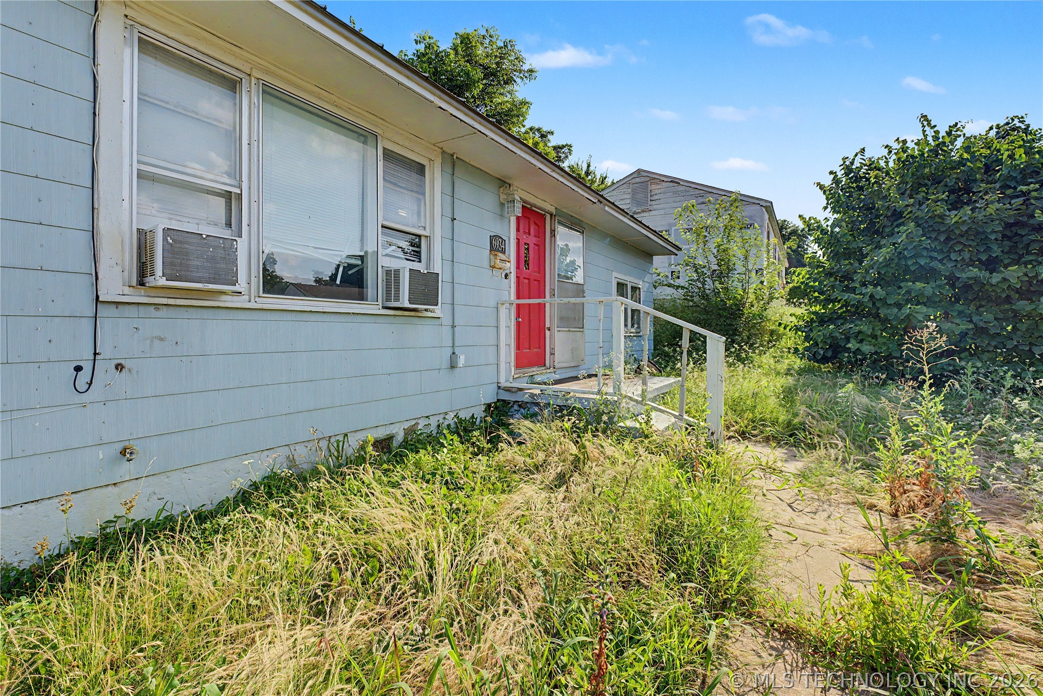 6934 E Marshall Street Property Photo 2
