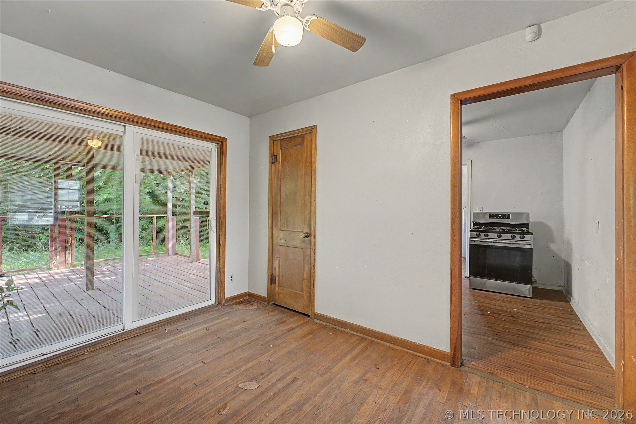 6934 E Marshall Street Property Photo 5