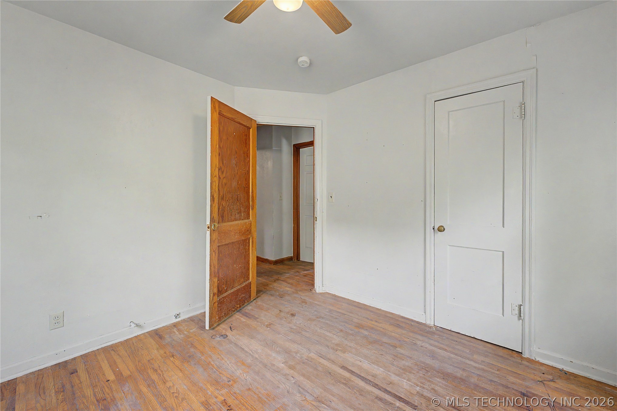 6934 E Marshall Street Property Photo 8