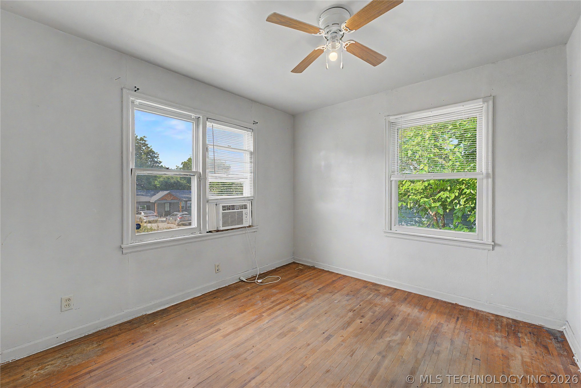 6934 E Marshall Street Property Photo 10