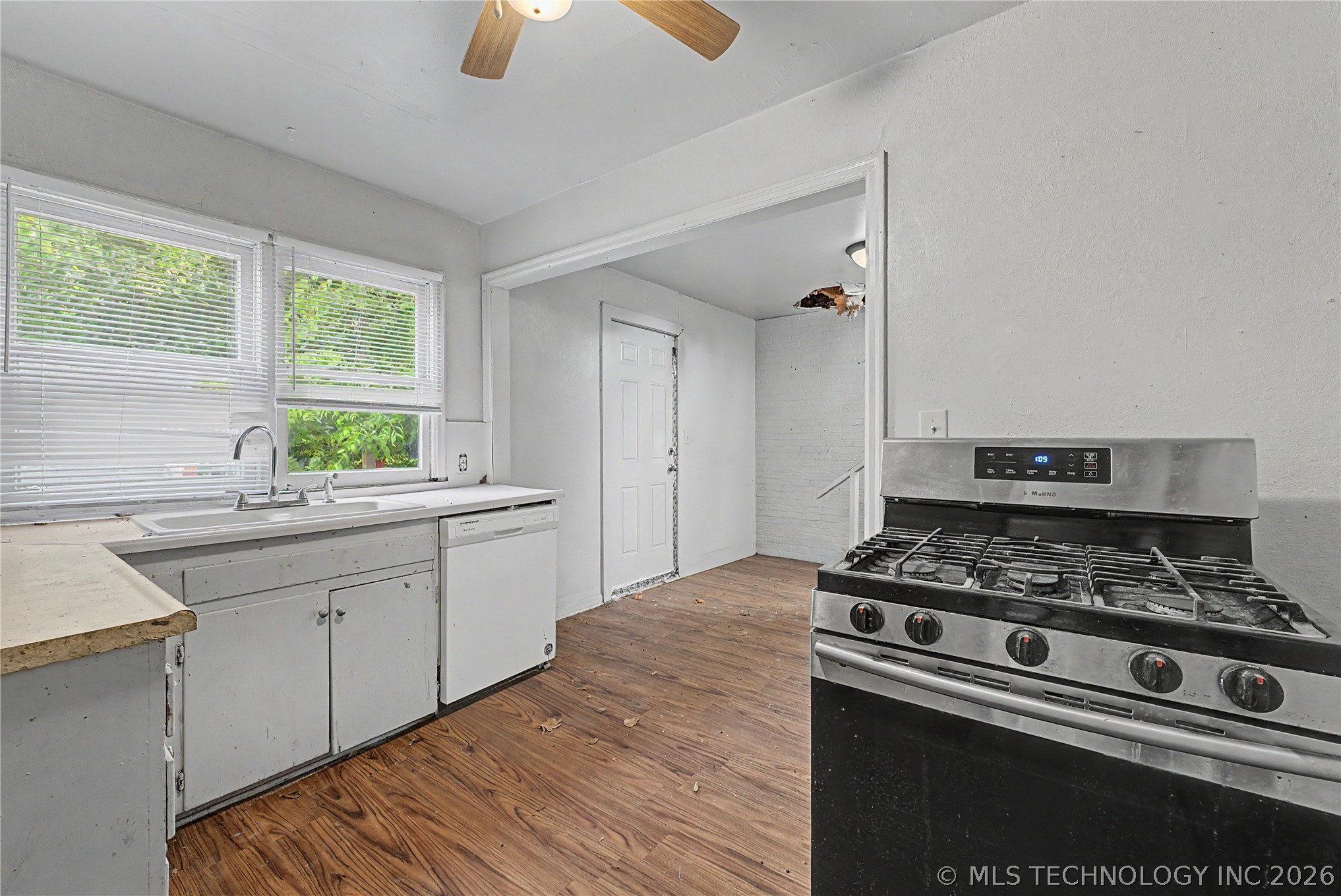 6934 E Marshall Street Property Photo 12