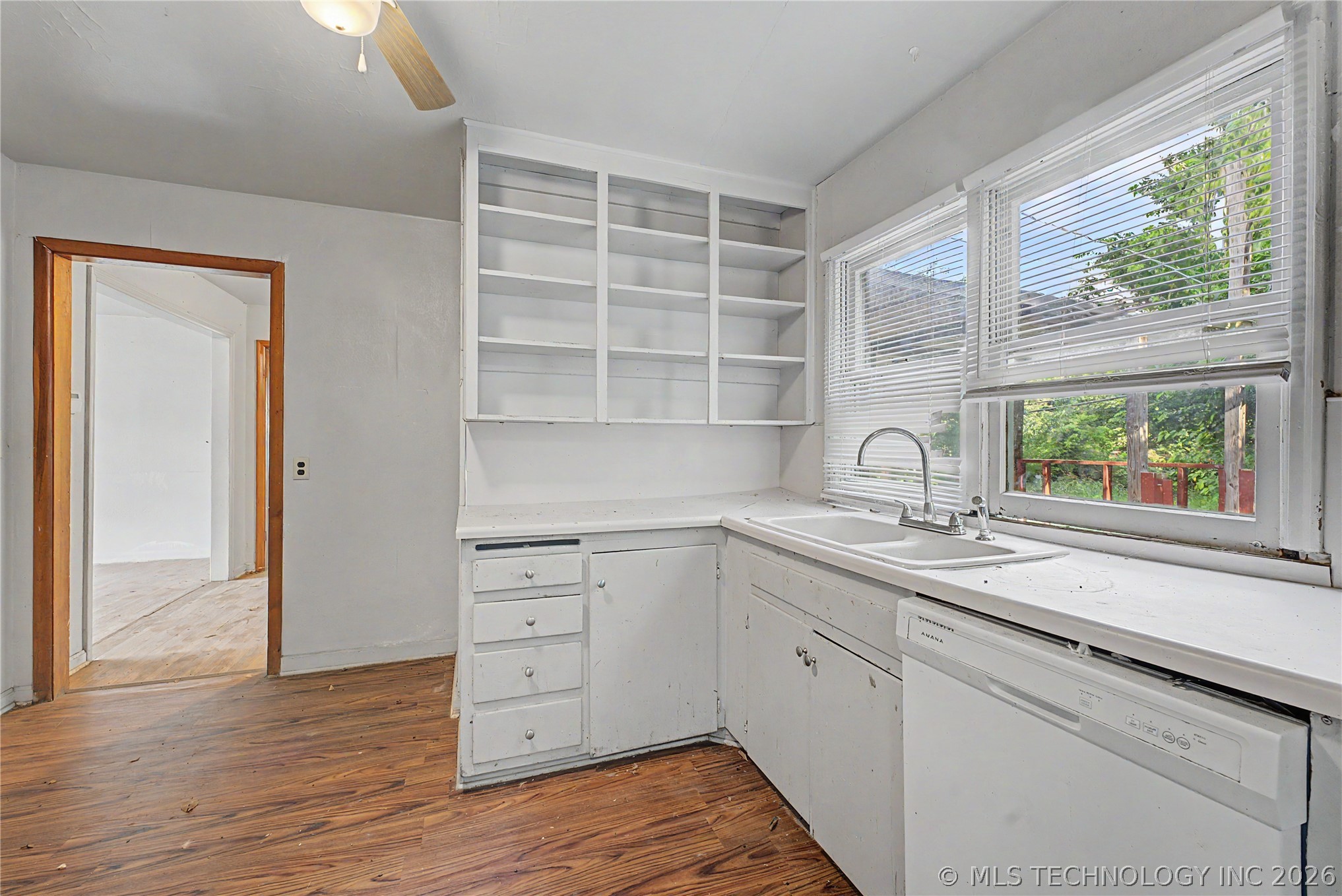 6934 E Marshall Street Property Photo 13