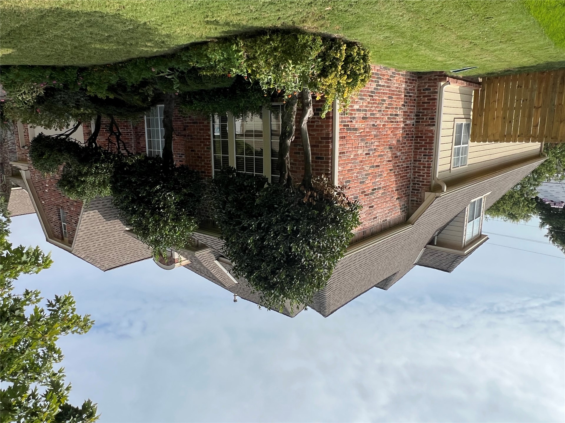 10238 S Hudson Place Property Photo 5