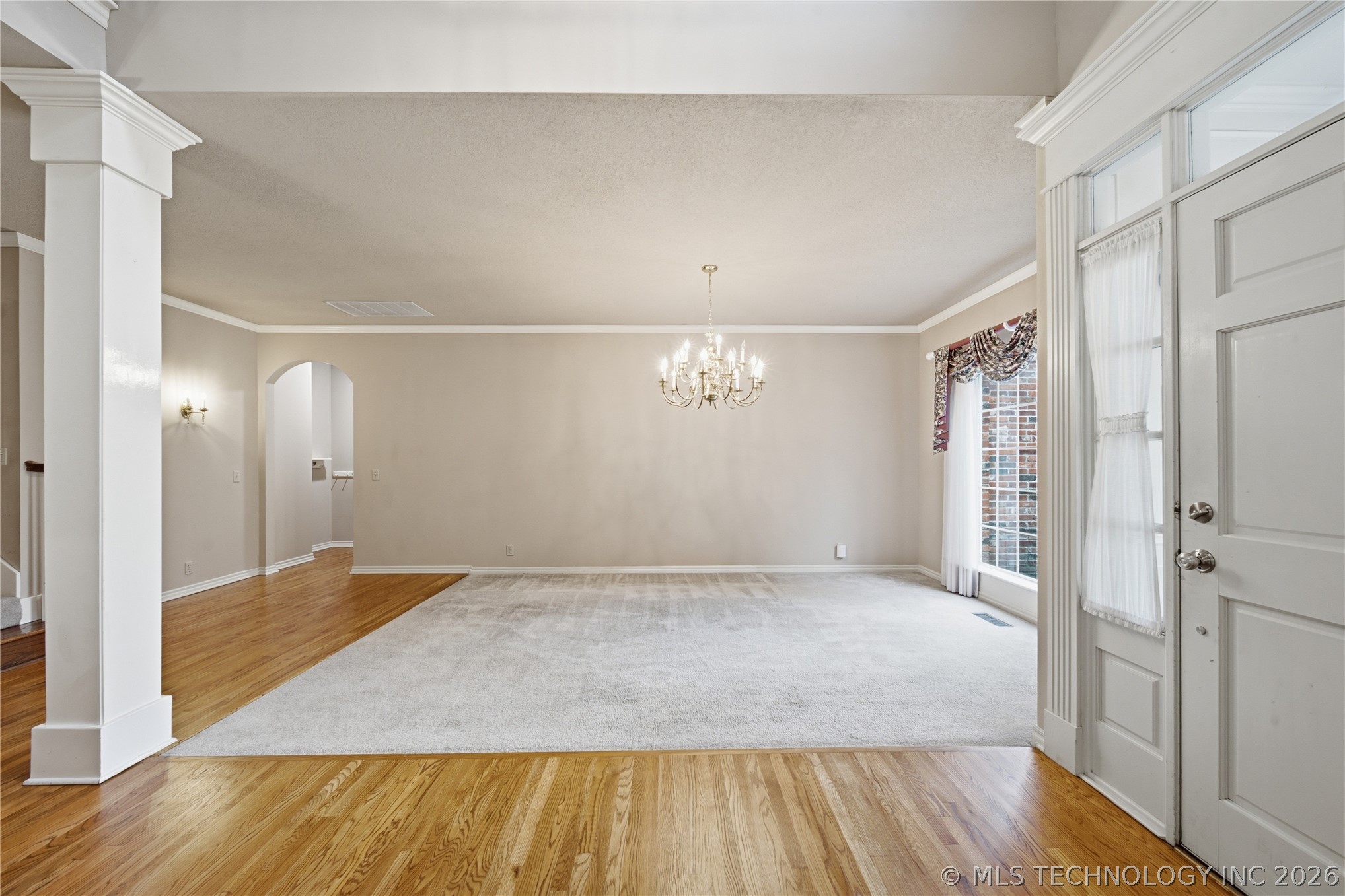 10238 S Hudson Place Property Photo 9