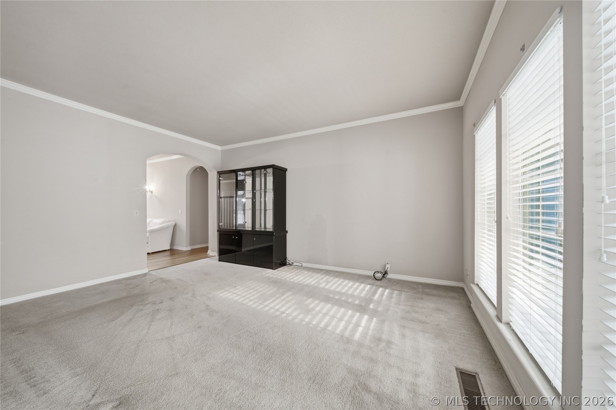 10238 S Hudson Place Property Photo 11