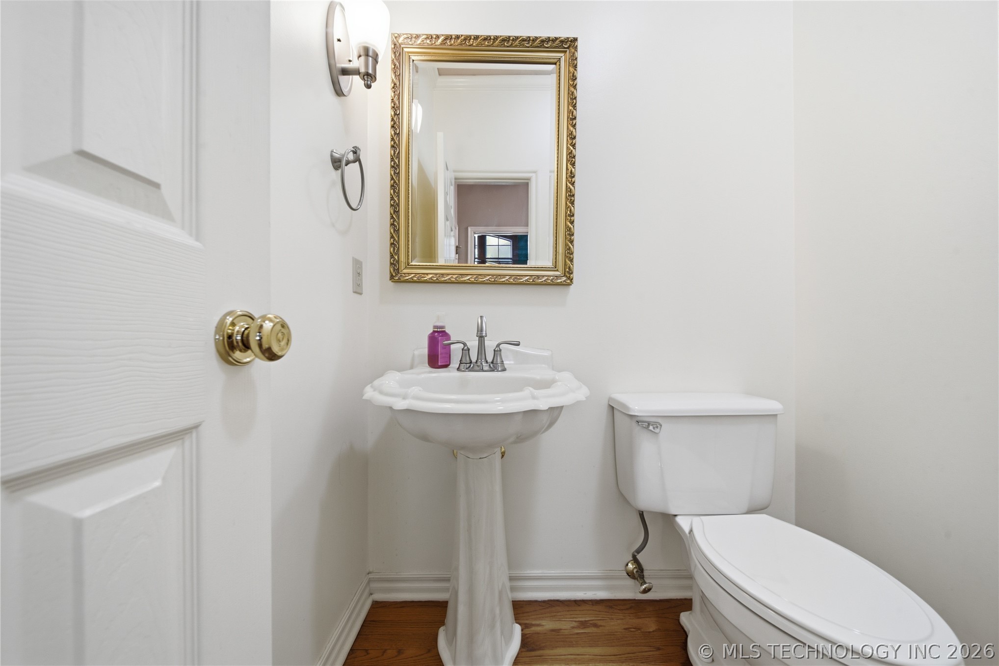 10238 S Hudson Place Property Photo 13