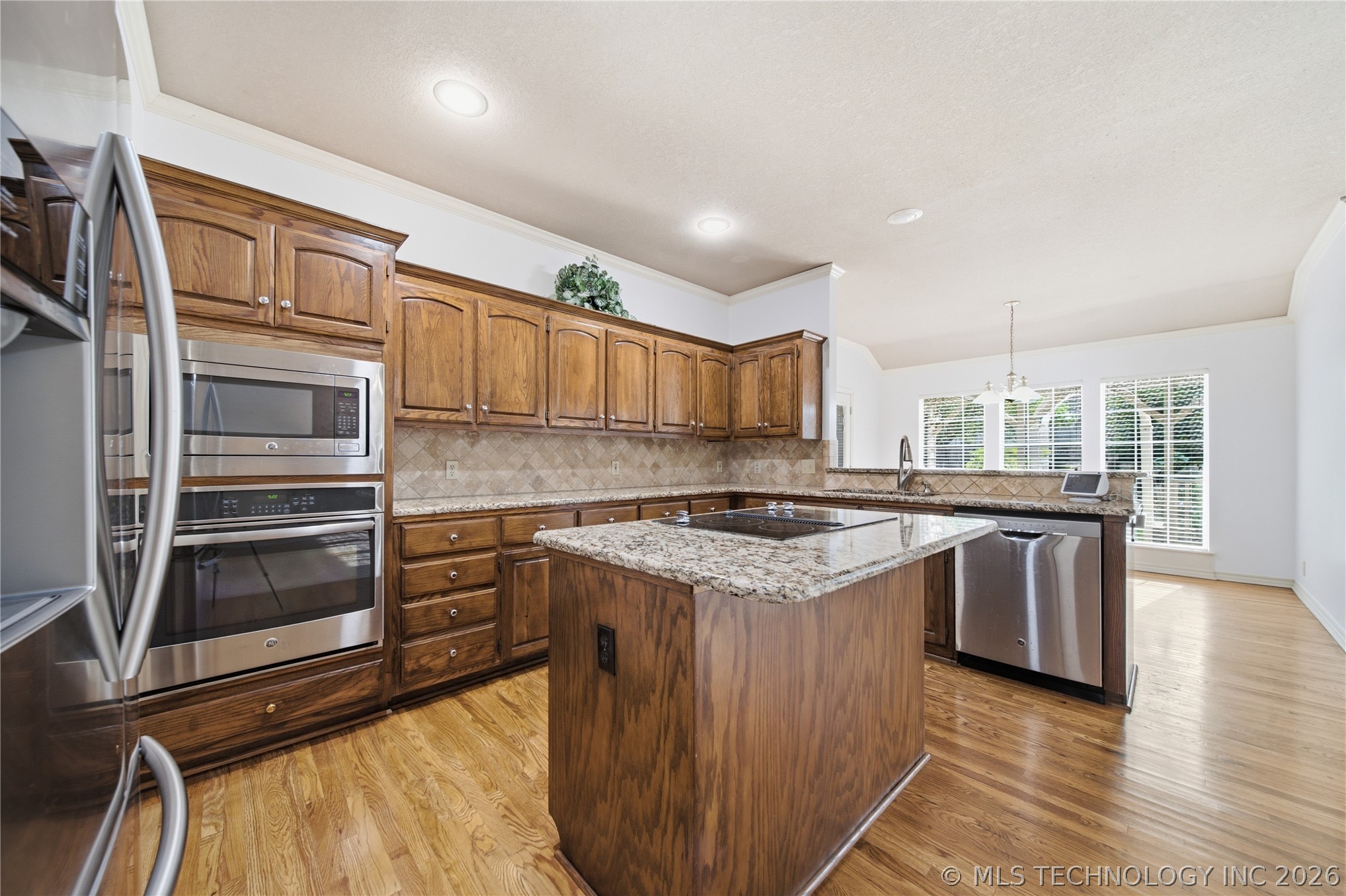 10238 S Hudson Place Property Photo 17