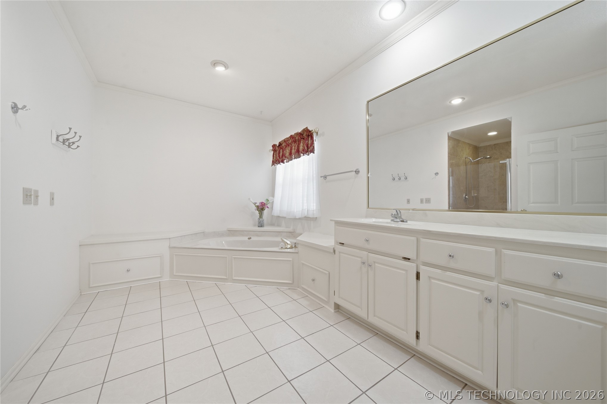 10238 S Hudson Place Property Photo 27