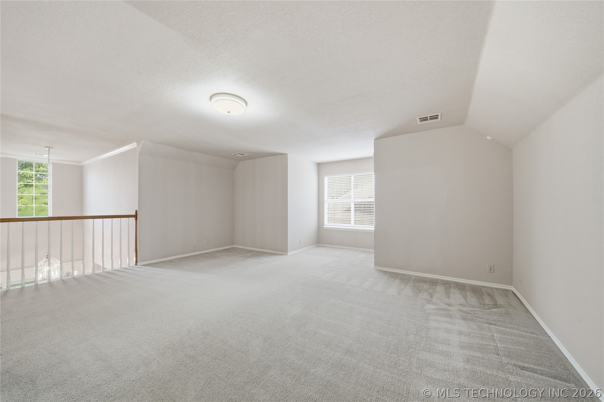 10238 S Hudson Place Property Photo 32
