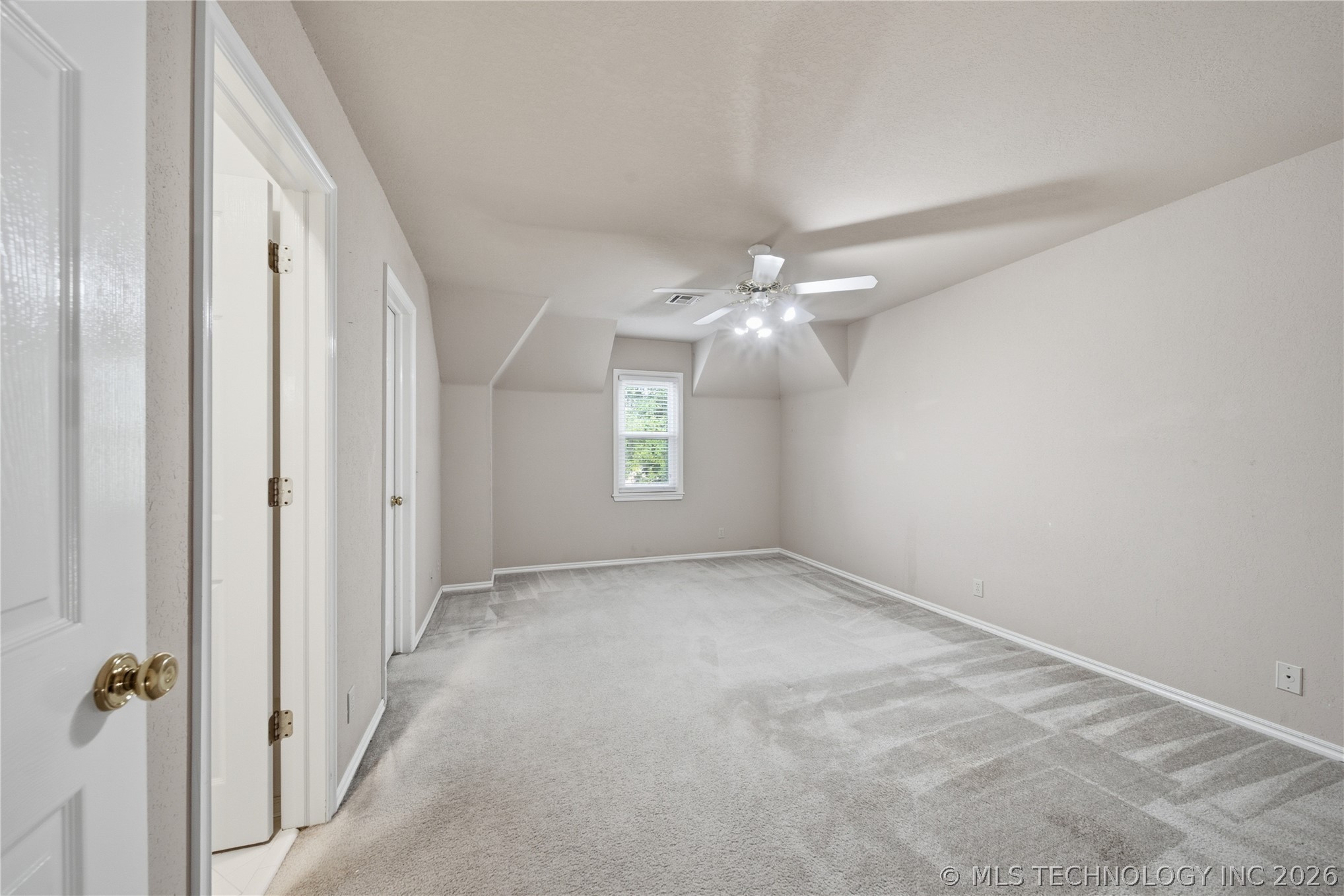 10238 S Hudson Place Property Photo 34