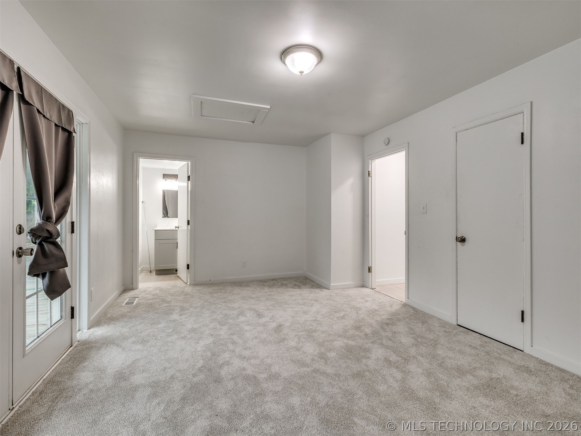 5812 S 77th East Avenue Property Photo 25