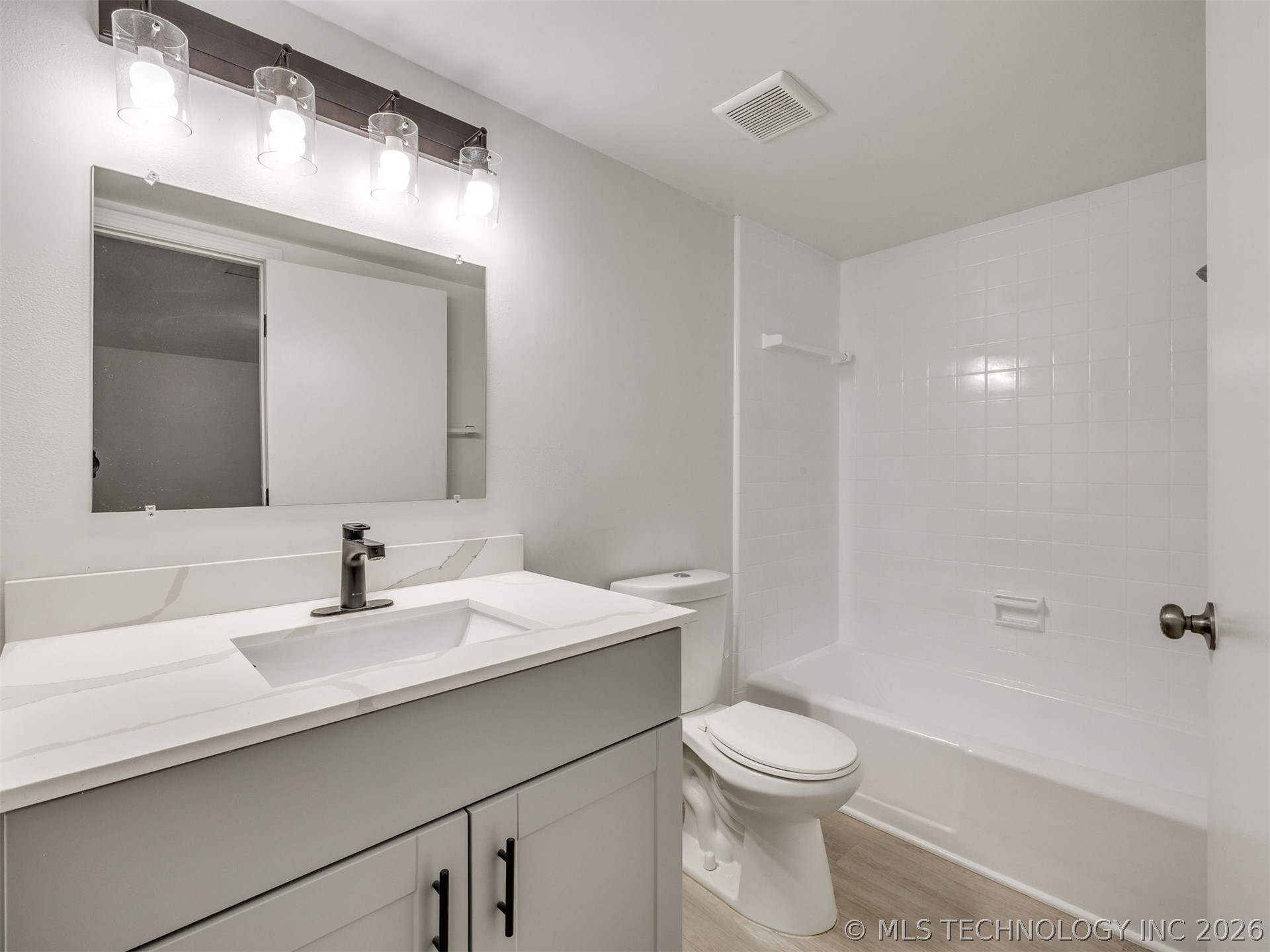 5812 S 77th East Avenue Property Photo 27