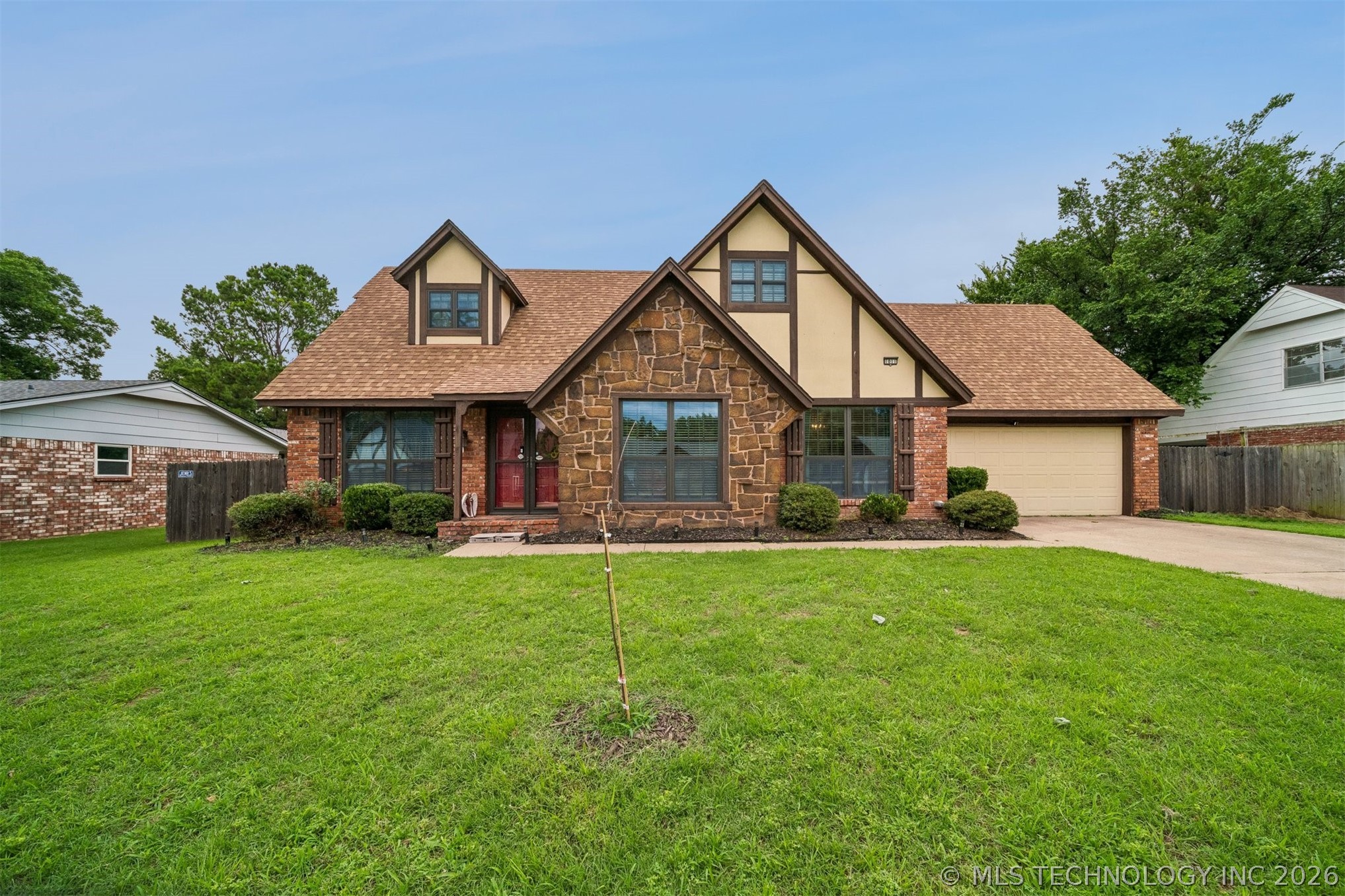 1011 N Forest Place