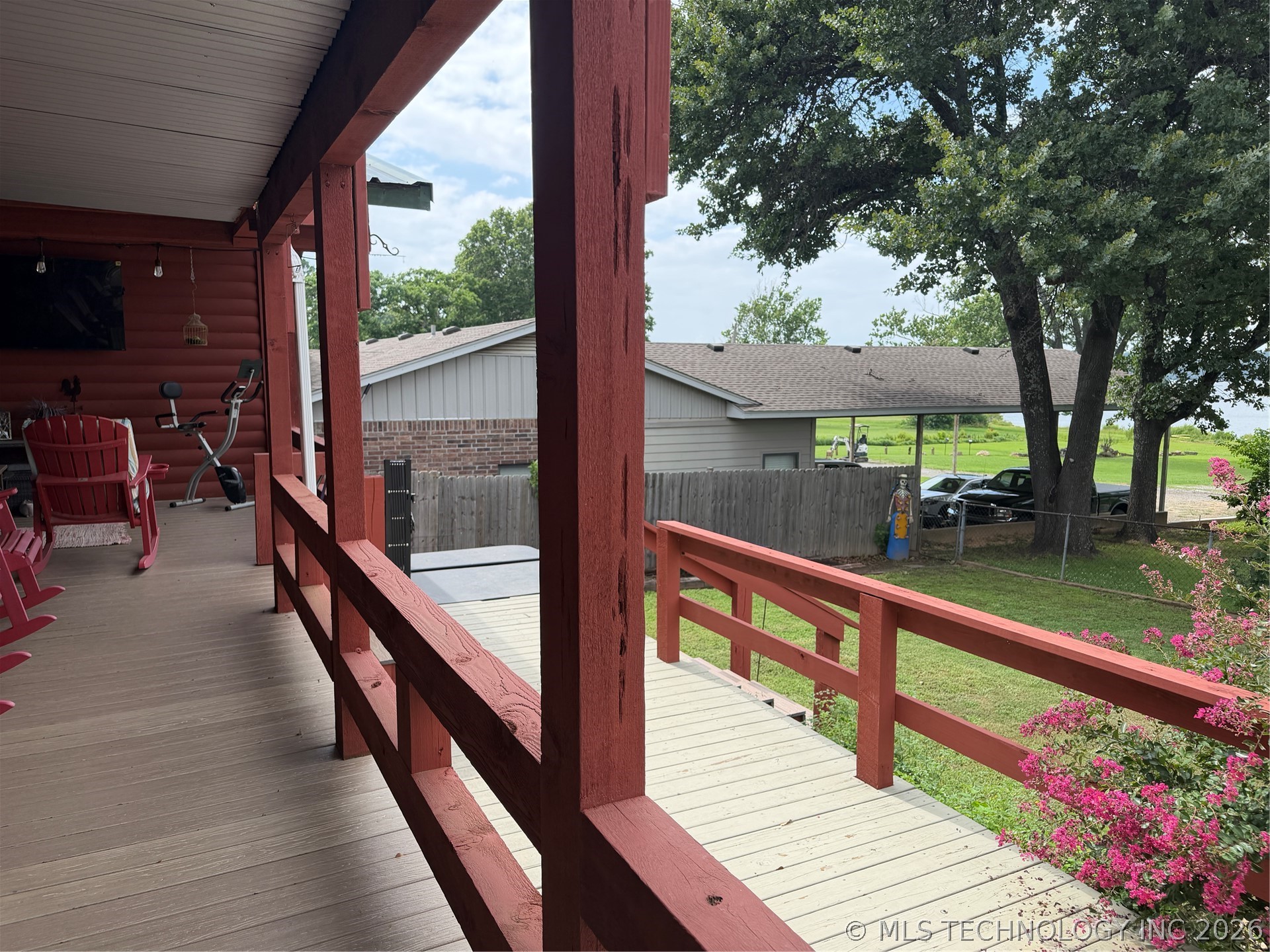 504 N Elm Property Photo 15