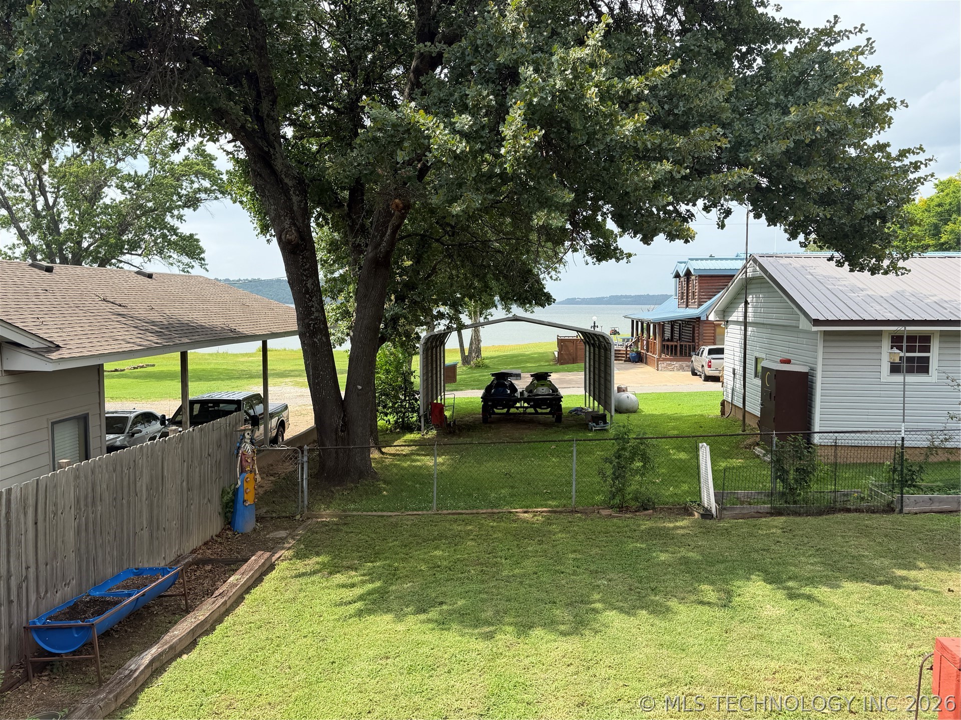 504 N Elm Property Photo 16