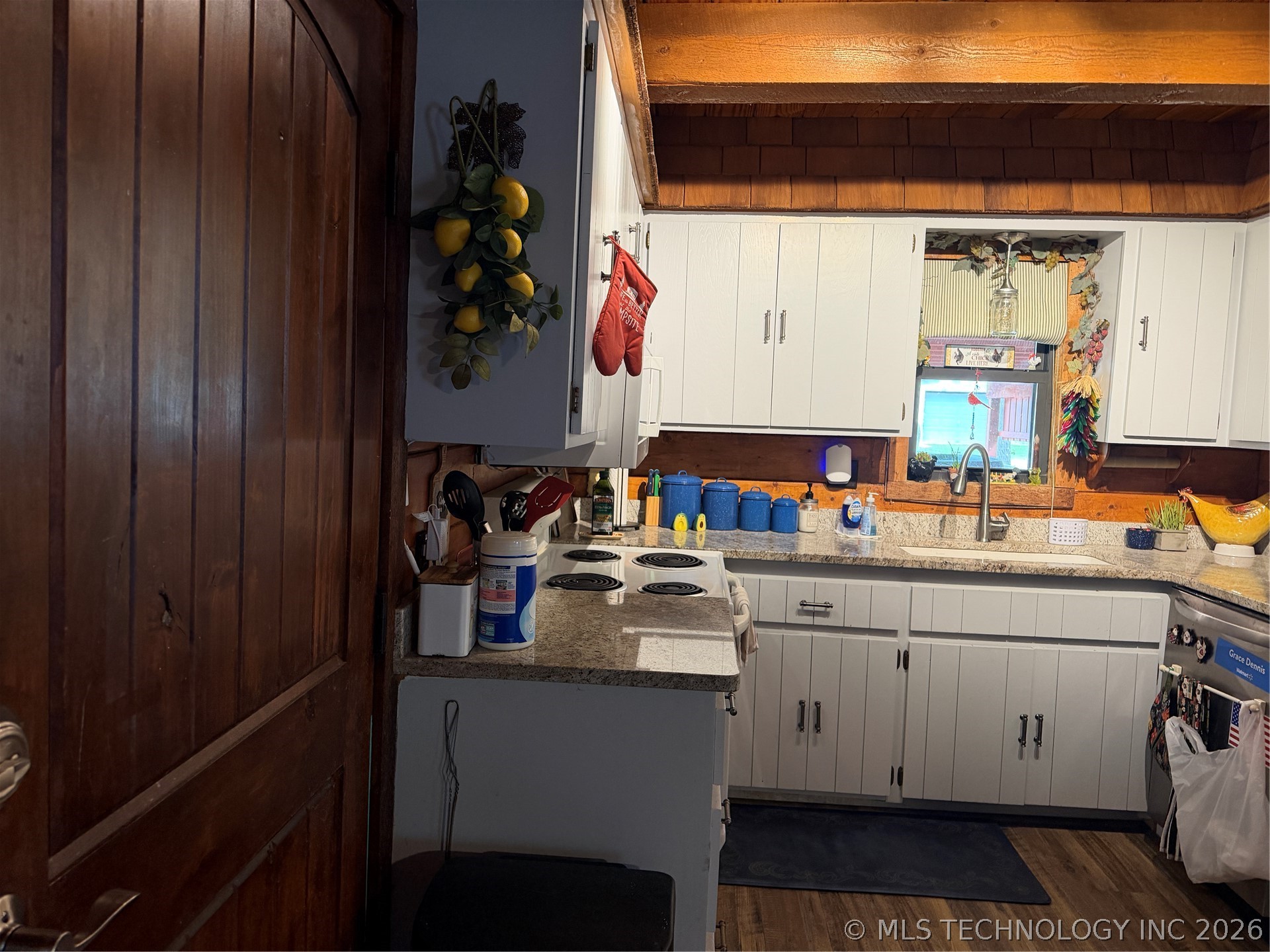 504 N Elm Property Photo 17
