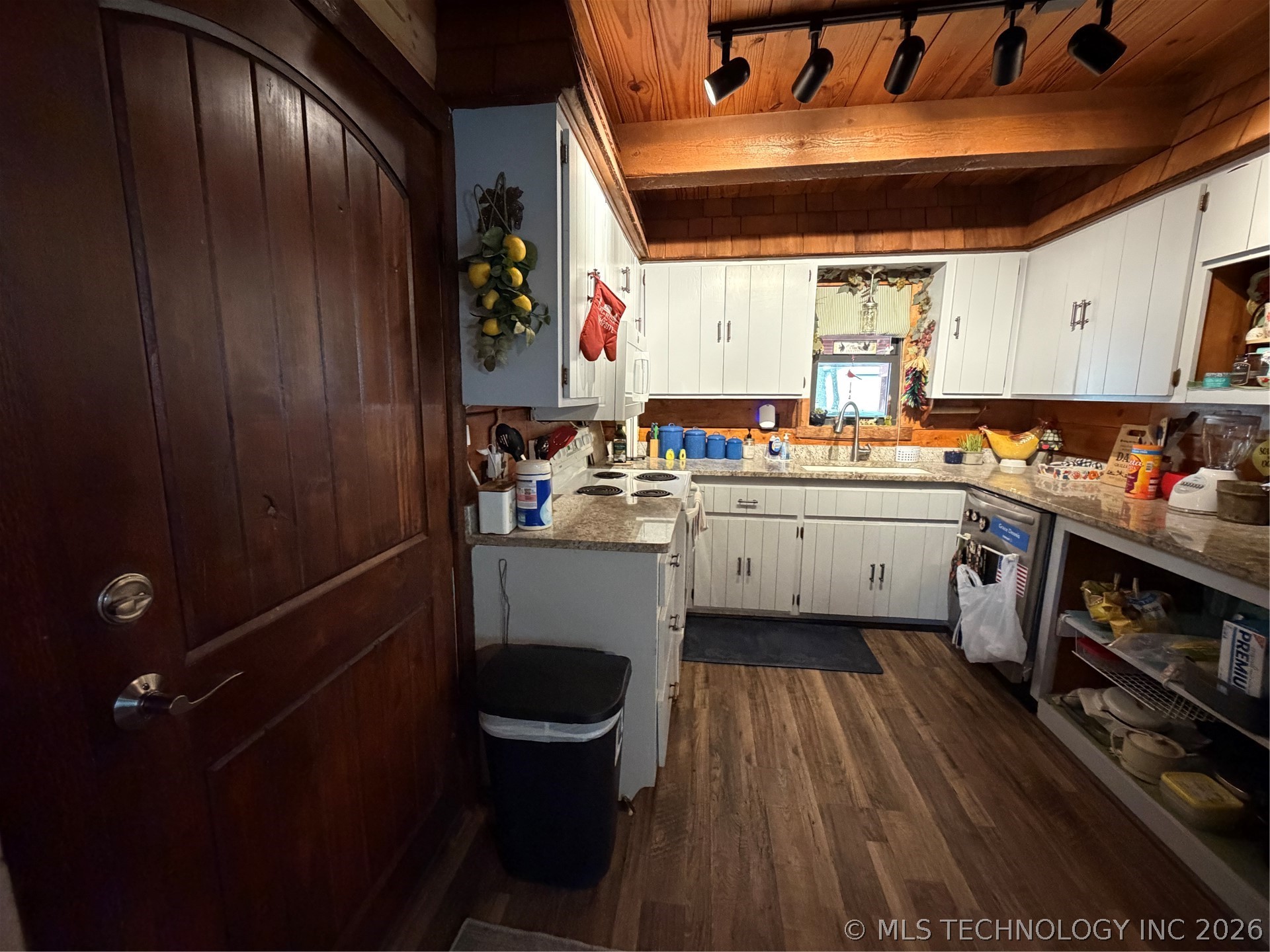 504 N Elm Property Photo 19