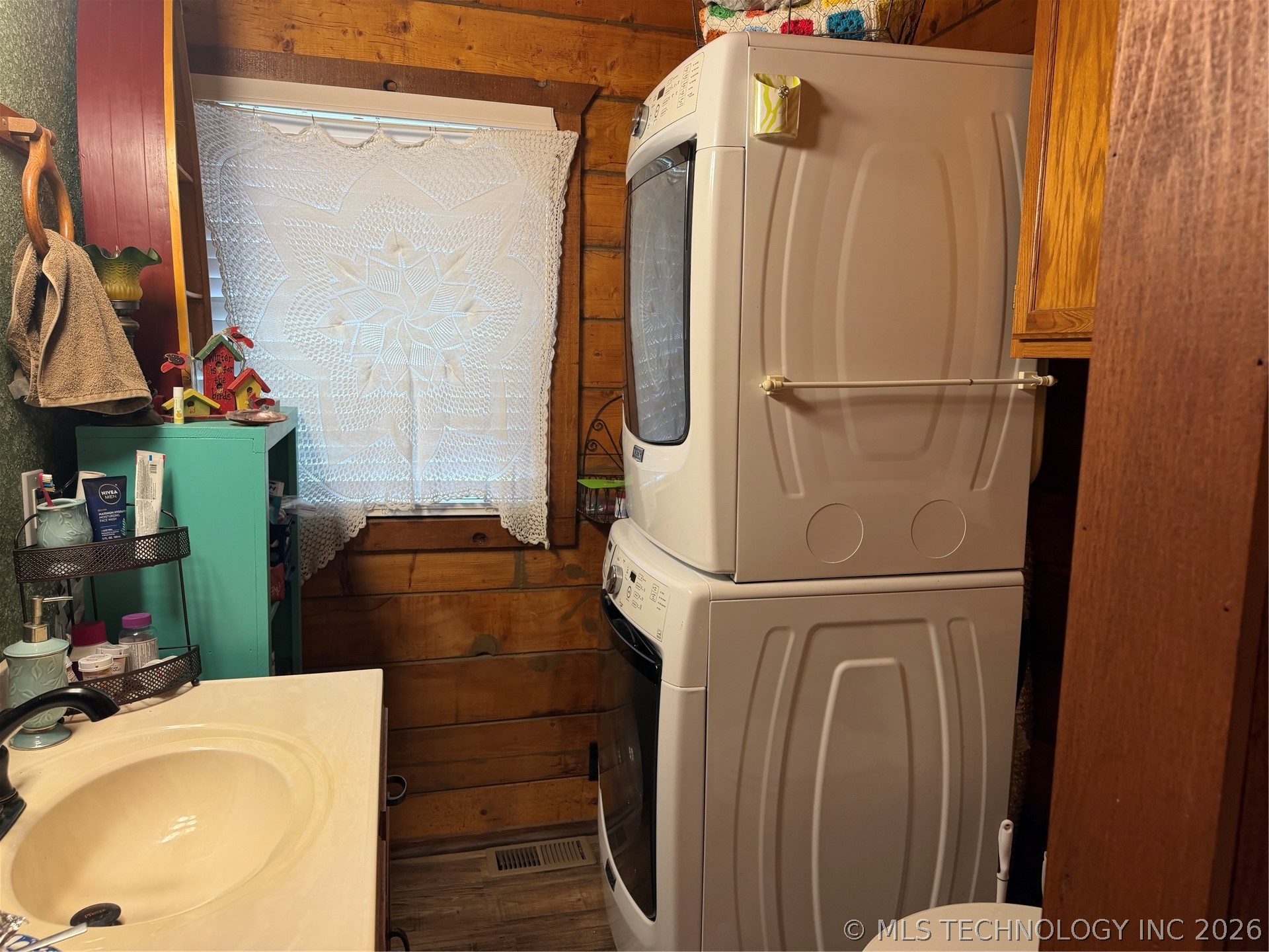 504 N Elm Property Photo 30