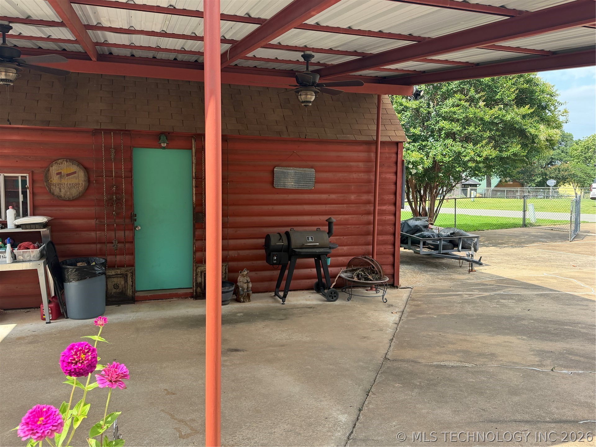 504 N Elm Property Photo 51