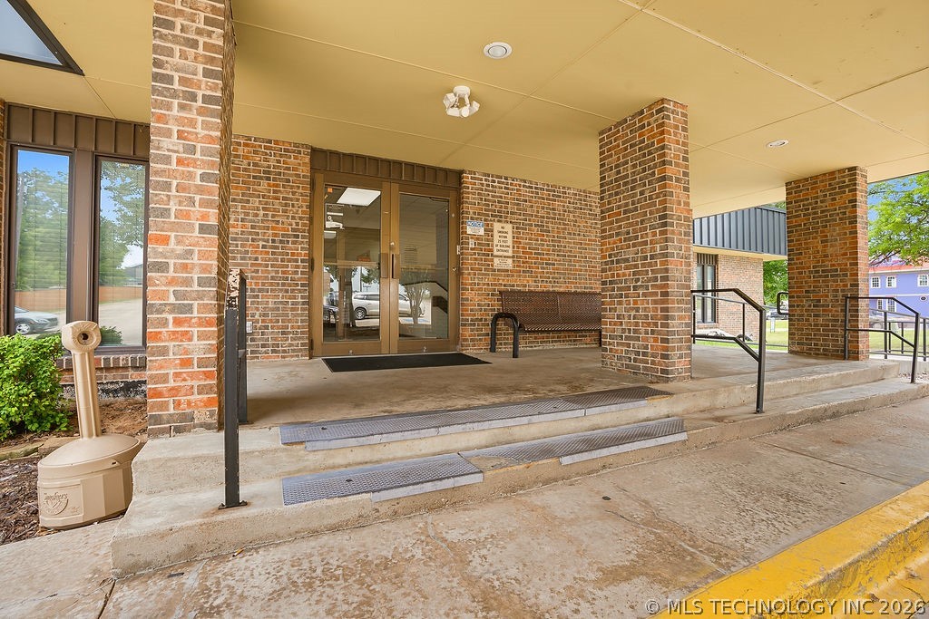 1414 Arlington Property Photo 2