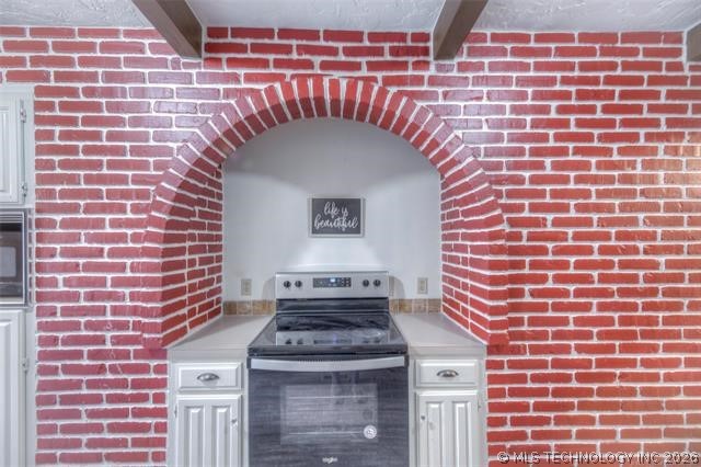 9031 E 67th Place Property Photo 13