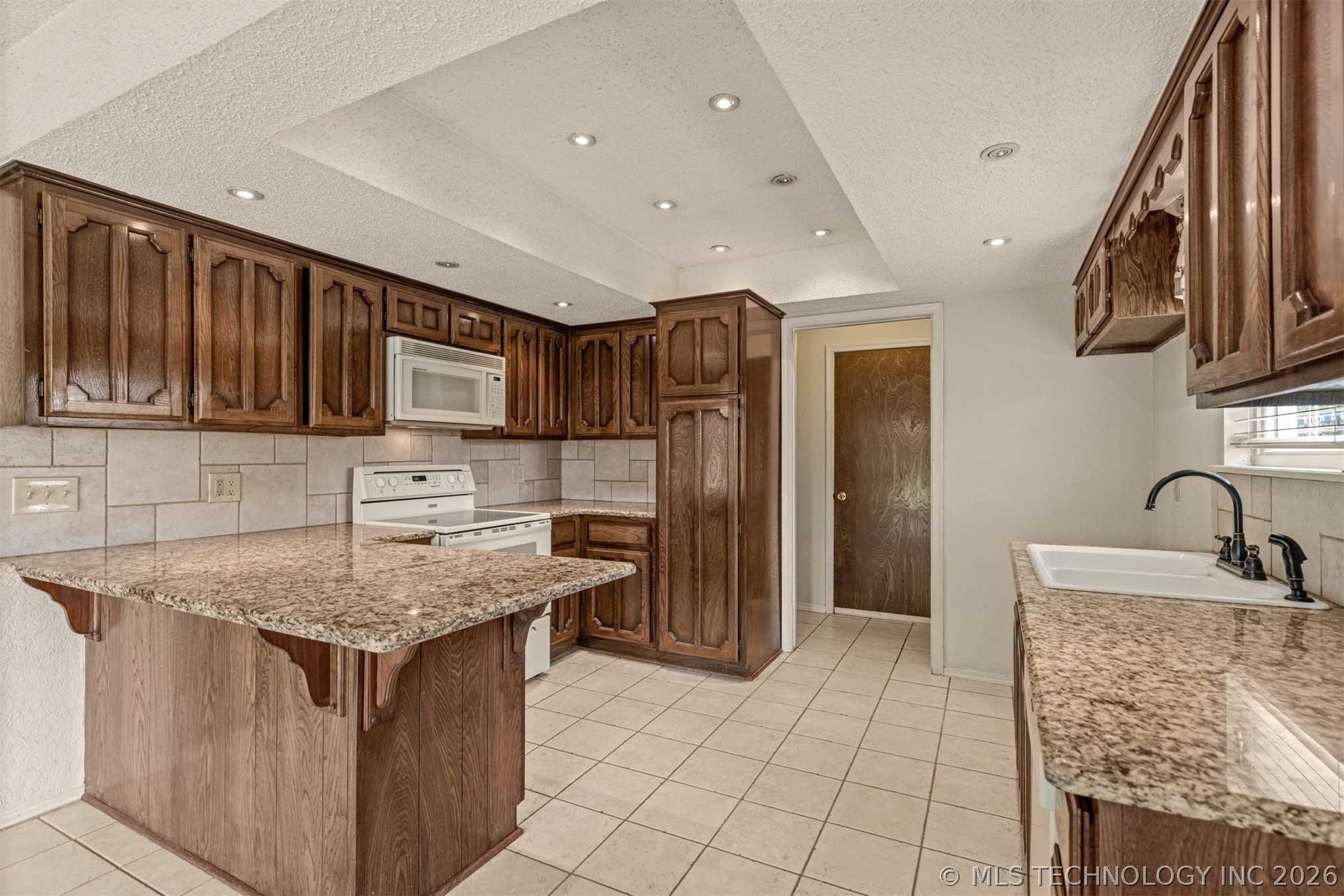 4801 S Birch Avenue Property Photo 10