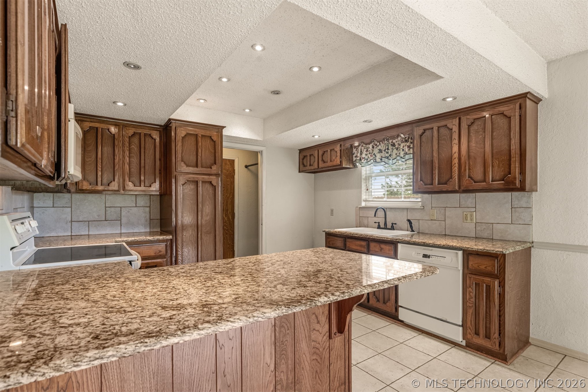 4801 S Birch Avenue Property Photo 11