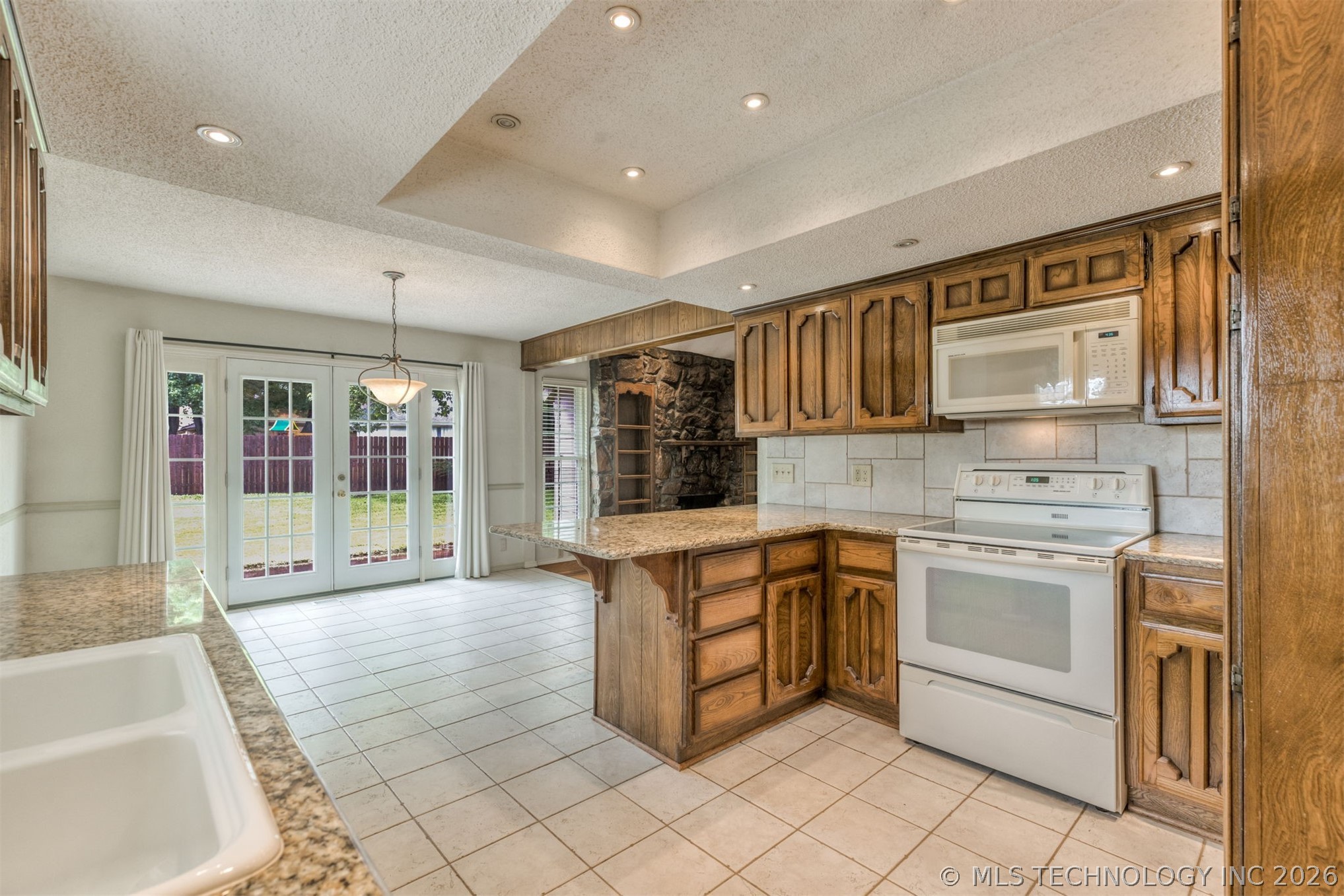 4801 S Birch Avenue Property Photo 15